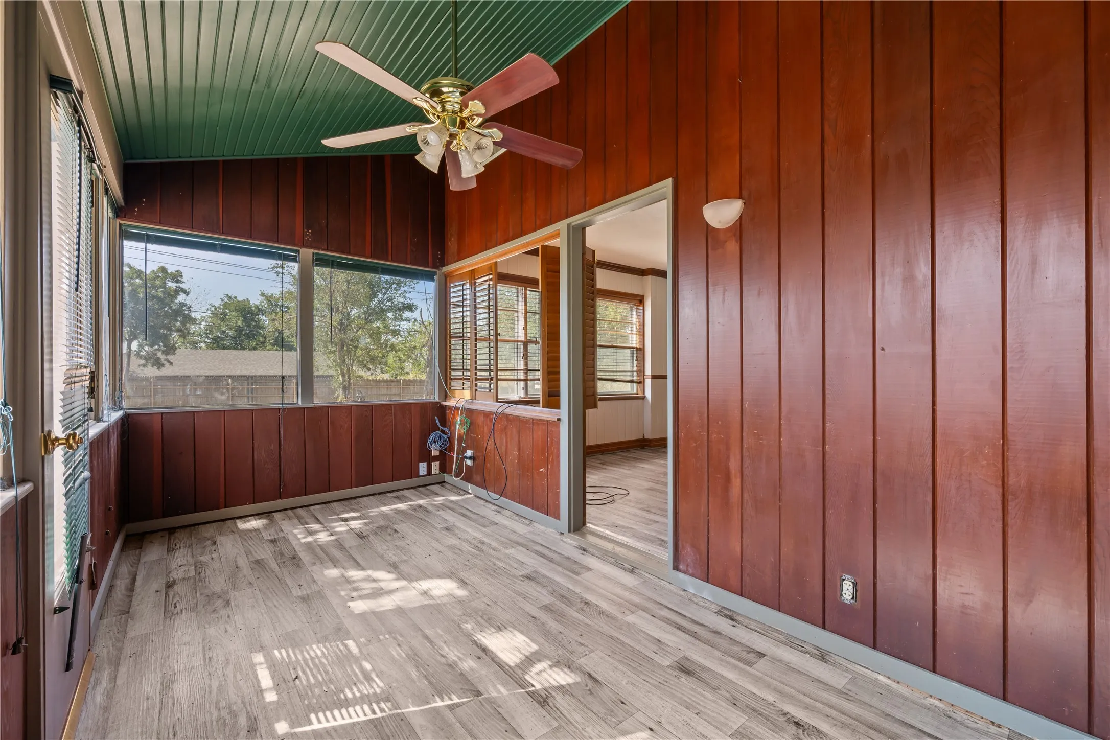 Single Family Residence For Sale in Stephens County , 1011 E Connell Street, Breckenridge, Texas 76424, 3 Bedroom, 3 Bathroom, Garage spaces, 3,147 Sqft, built in 1961, mls#21376153, Real Estate Agent in Breckenridge, Homes For Sale in Stephens county, Homes For Sale in Breckenridge, Realtor in Breckenridge Texas, Real Estate Brokerage Independent Realty Texas, Luminita Cordes Realtor