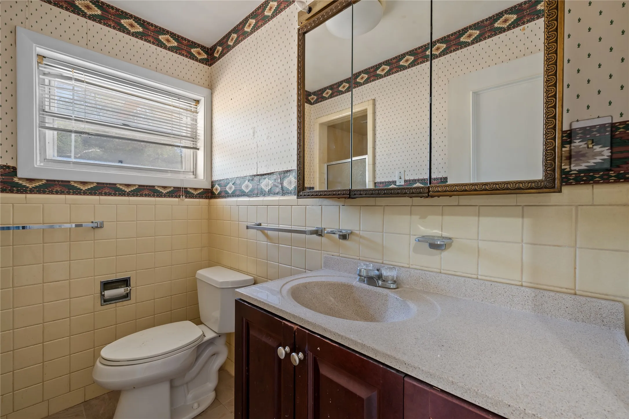 Single Family Residence For Sale in Stephens County , 1011 E Connell Street, Breckenridge, Texas 76424, 3 Bedroom, 3 Bathroom, Garage spaces, 3,147 Sqft, built in 1961, mls#21376153, Real Estate Agent in Breckenridge, Homes For Sale in Stephens county, Homes For Sale in Breckenridge, Realtor in Breckenridge Texas, Real Estate Brokerage Independent Realty Texas, Luminita Cordes Realtor