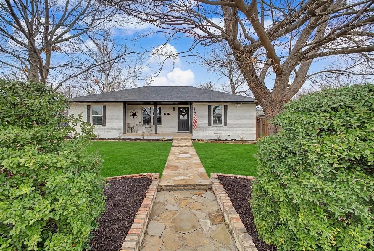 Single Family Residence For Rent in Collin County , 7210 Hickory Street, Frisco, Texas 75034, 3 Bedroom, 2 Bathroom, Garage spaces, 1,500 Sqft, built in 1965, mls#21386016, Real Estate Agent in Frisco, Homes For Rent in Collin county, Homes For Rent in Frisco, Realtor in Frisco Texas, Real Estate Brokerage Independent Realty Texas, Luminita Cordes Realtor