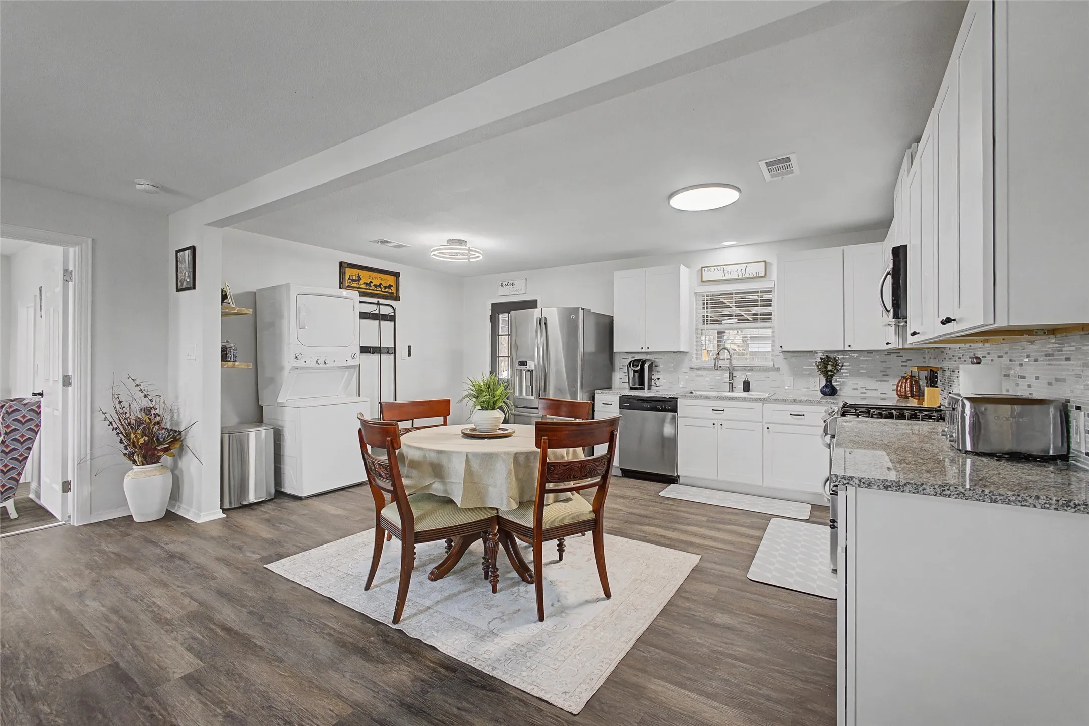 Single Family Residence For Rent in Collin County , 7210 Hickory Street, Frisco, Texas 75034, 3 Bedroom, 2 Bathroom, Garage spaces, 1,500 Sqft, built in 1965, mls#21386016, Real Estate Agent in Frisco, Homes For Rent in Collin county, Homes For Rent in Frisco, Realtor in Frisco Texas, Real Estate Brokerage Independent Realty Texas, Luminita Cordes Realtor