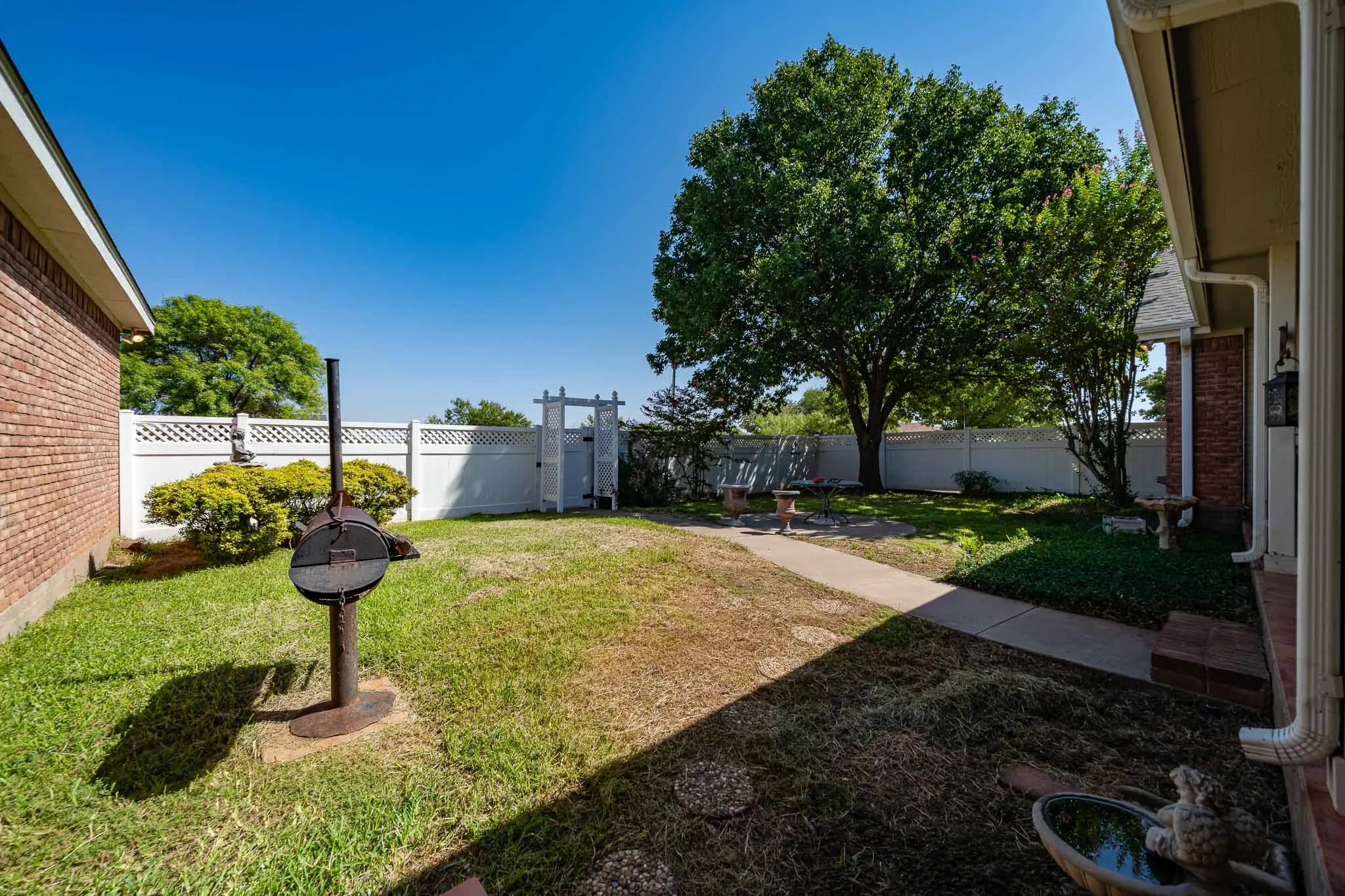 Single Family Residence For Sale in Jones County , 7170 Fm 142, Stamford, Texas 79553, 3 Bedroom, 4 Bathroom, 3 Garage spaces, 4,252 Sqft, built in 1997, mls#21386487, Real Estate Agent in Stamford, Homes For Sale in Jones county, Homes For Sale in Stamford, Realtor in Stamford Texas, Real Estate Brokerage Independent Realty Texas, Luminita Cordes Realtor