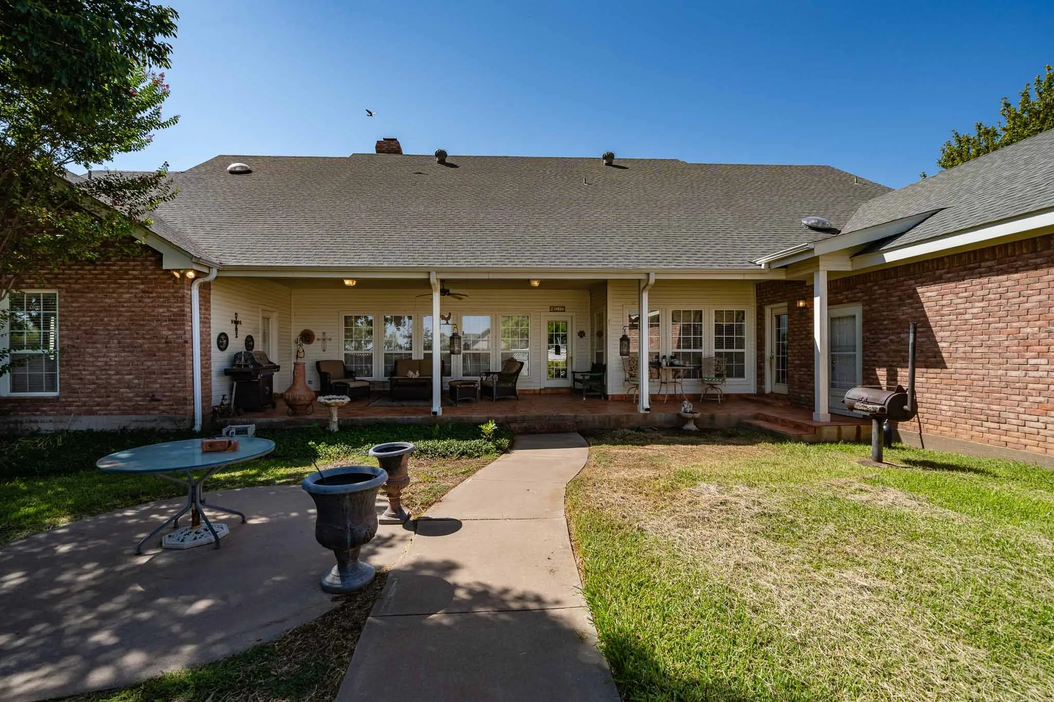 Single Family Residence For Sale in Jones County , 7170 Fm 142, Stamford, Texas 79553, 3 Bedroom, 4 Bathroom, 3 Garage spaces, 4,252 Sqft, built in 1997, mls#21386487, Real Estate Agent in Stamford, Homes For Sale in Jones county, Homes For Sale in Stamford, Realtor in Stamford Texas, Real Estate Brokerage Independent Realty Texas, Luminita Cordes Realtor
