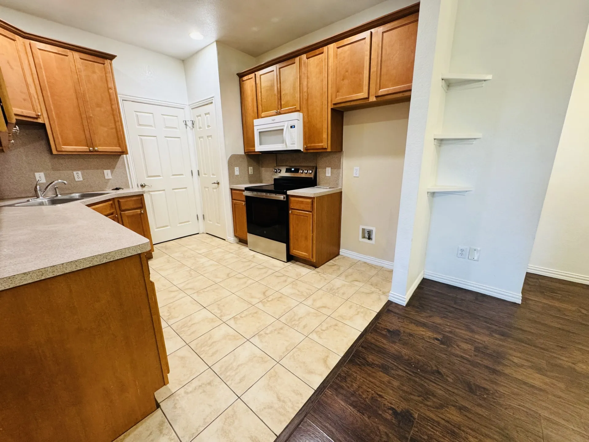 Duplex For Rent in Hood County , 1622 Summer Hill Court, Granbury, Texas 76048, 2 Bedroom, 2 Bathroom, 2 Garage spaces, 1,025 Sqft, built in 2005, mls#21386389, Real Estate Agent in Granbury, Homes For Rent in Hood county, Homes For Rent in Granbury, Realtor in Granbury Texas, Real Estate Brokerage Independent Realty Texas, Luminita Cordes Realtor