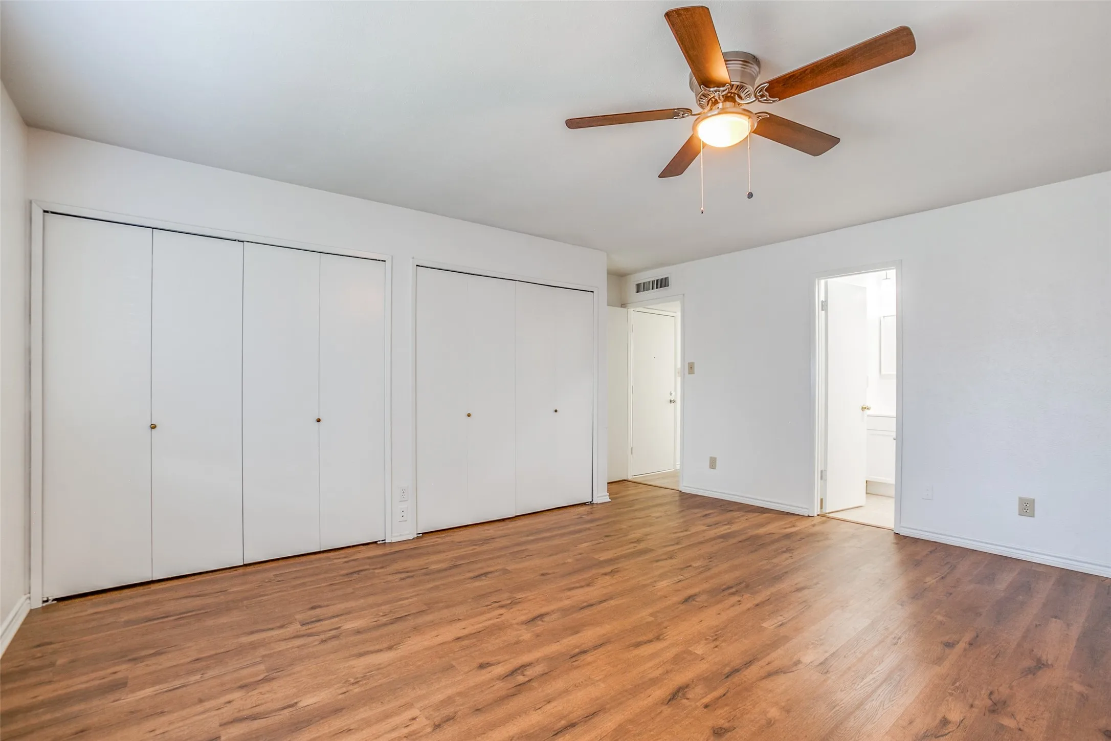 Single Family Residence For Rent in Collin County , 960 Lockhart Drive, Plano, Texas 75023, 3 Bedroom, 2 Bathroom, 2 Garage spaces, 1,494 Sqft, built in 1981, mls#21386454, Real Estate Agent in Plano, Homes For Rent in Collin county, Homes For Rent in Plano, Realtor in Plano Texas, Real Estate Brokerage Independent Realty Texas, Luminita Cordes Realtor