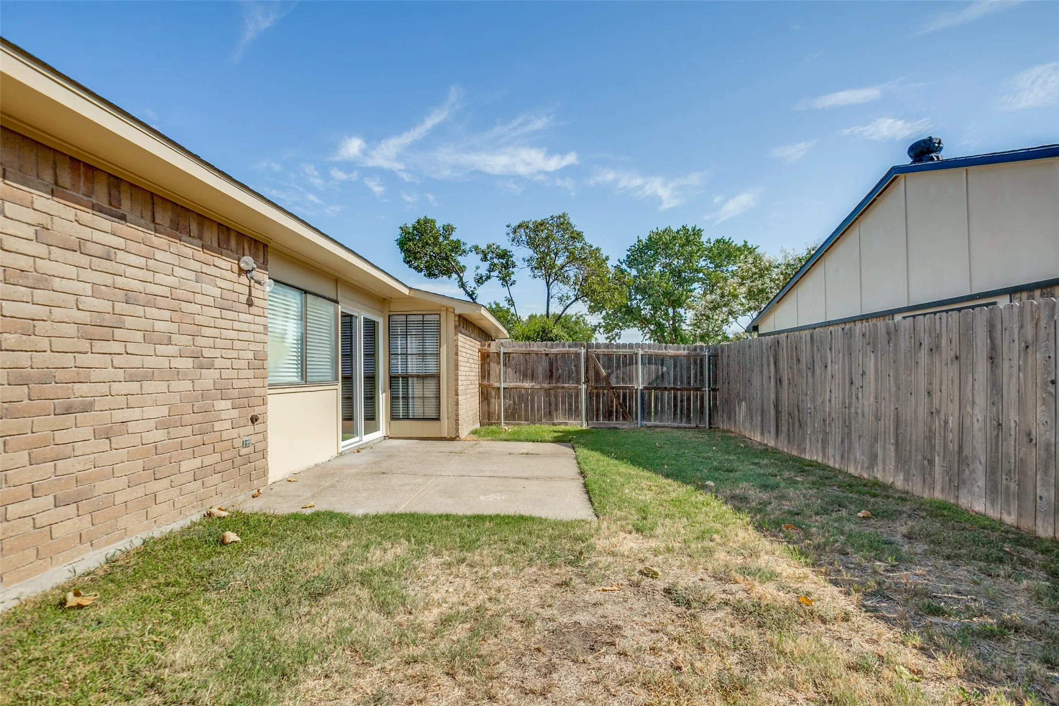 Single Family Residence For Rent in Collin County , 960 Lockhart Drive, Plano, Texas 75023, 3 Bedroom, 2 Bathroom, 2 Garage spaces, 1,494 Sqft, built in 1981, mls#21386454, Real Estate Agent in Plano, Homes For Rent in Collin county, Homes For Rent in Plano, Realtor in Plano Texas, Real Estate Brokerage Independent Realty Texas, Luminita Cordes Realtor