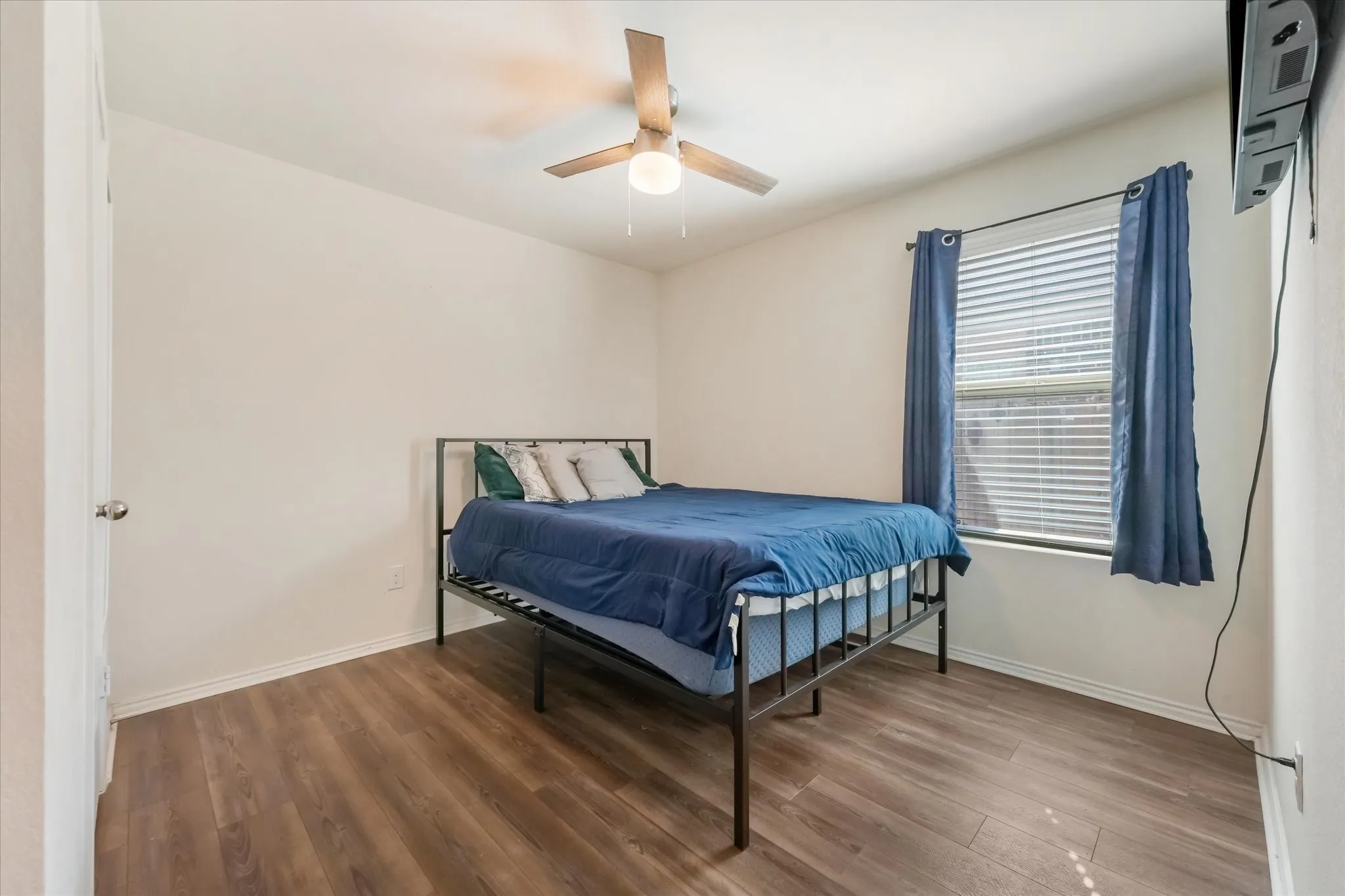Single Family Residence For Rent in Tarrant County , 5805 Honey Creek Street, Fort Worth, Texas 76179, 3 Bedroom, 2 Bathroom, 2 Garage spaces, 1,334 Sqft, built in 2020, mls#21386492, Real Estate Agent in Fort Worth, Homes For Rent in Tarrant county, Homes For Rent in Fort Worth, Realtor in Fort Worth Texas, Real Estate Brokerage Independent Realty Texas, Luminita Cordes Realtor