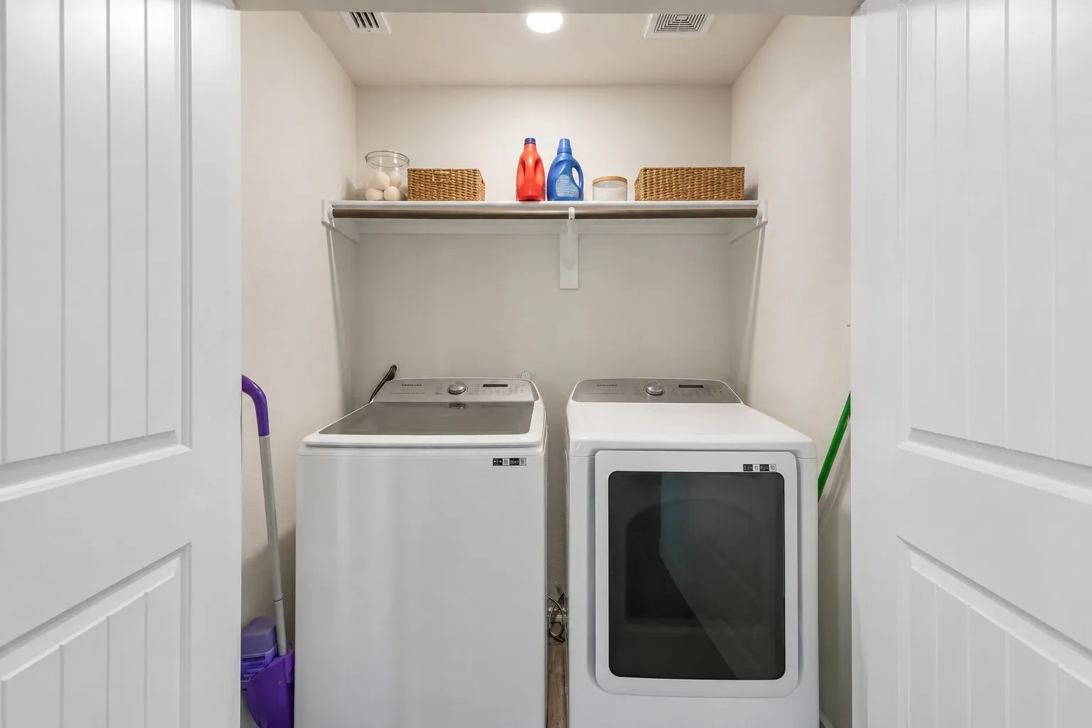 Single Family Residence For Rent in Tarrant County , 5805 Honey Creek Street, Fort Worth, Texas 76179, 3 Bedroom, 2 Bathroom, 2 Garage spaces, 1,334 Sqft, built in 2020, mls#21386492, Real Estate Agent in Fort Worth, Homes For Rent in Tarrant county, Homes For Rent in Fort Worth, Realtor in Fort Worth Texas, Real Estate Brokerage Independent Realty Texas, Luminita Cordes Realtor