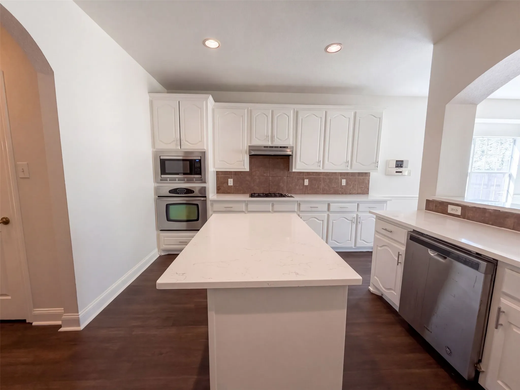 Single Family Residence For Sale in Dallas County , 1803 High Meadow Street, Glenn Heights, Texas 75154, 6 Bedroom, 4 Bathroom, 2 Garage spaces, 4,432 Sqft, built in 2006, mls#21386491, Real Estate Agent in Glenn Heights, Homes For Sale in Dallas county, Homes For Sale in Glenn Heights, Realtor in Glenn Heights Texas, Real Estate Brokerage Independent Realty Texas, Luminita Cordes Realtor