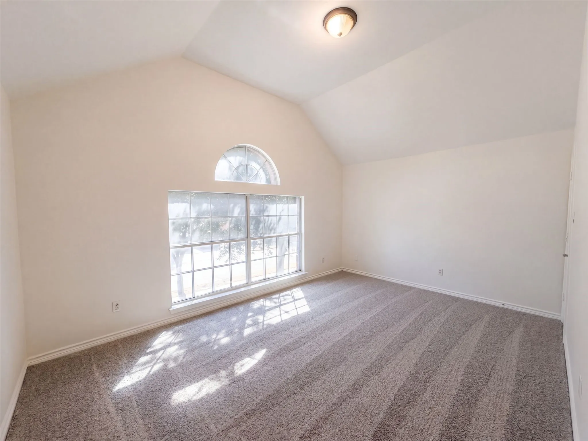 Single Family Residence For Sale in Dallas County , 1803 High Meadow Street, Glenn Heights, Texas 75154, 6 Bedroom, 4 Bathroom, 2 Garage spaces, 4,432 Sqft, built in 2006, mls#21386491, Real Estate Agent in Glenn Heights, Homes For Sale in Dallas county, Homes For Sale in Glenn Heights, Realtor in Glenn Heights Texas, Real Estate Brokerage Independent Realty Texas, Luminita Cordes Realtor