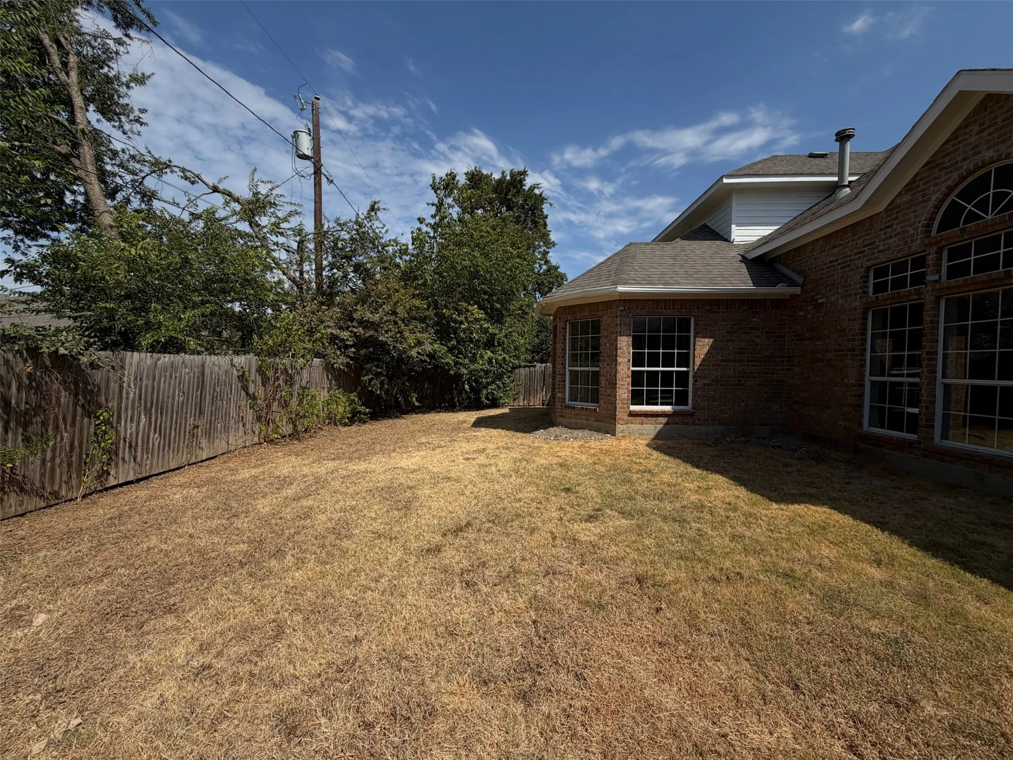 Single Family Residence For Sale in Dallas County , 1803 High Meadow Street, Glenn Heights, Texas 75154, 6 Bedroom, 4 Bathroom, 2 Garage spaces, 4,432 Sqft, built in 2006, mls#21386491, Real Estate Agent in Glenn Heights, Homes For Sale in Dallas county, Homes For Sale in Glenn Heights, Realtor in Glenn Heights Texas, Real Estate Brokerage Independent Realty Texas, Luminita Cordes Realtor