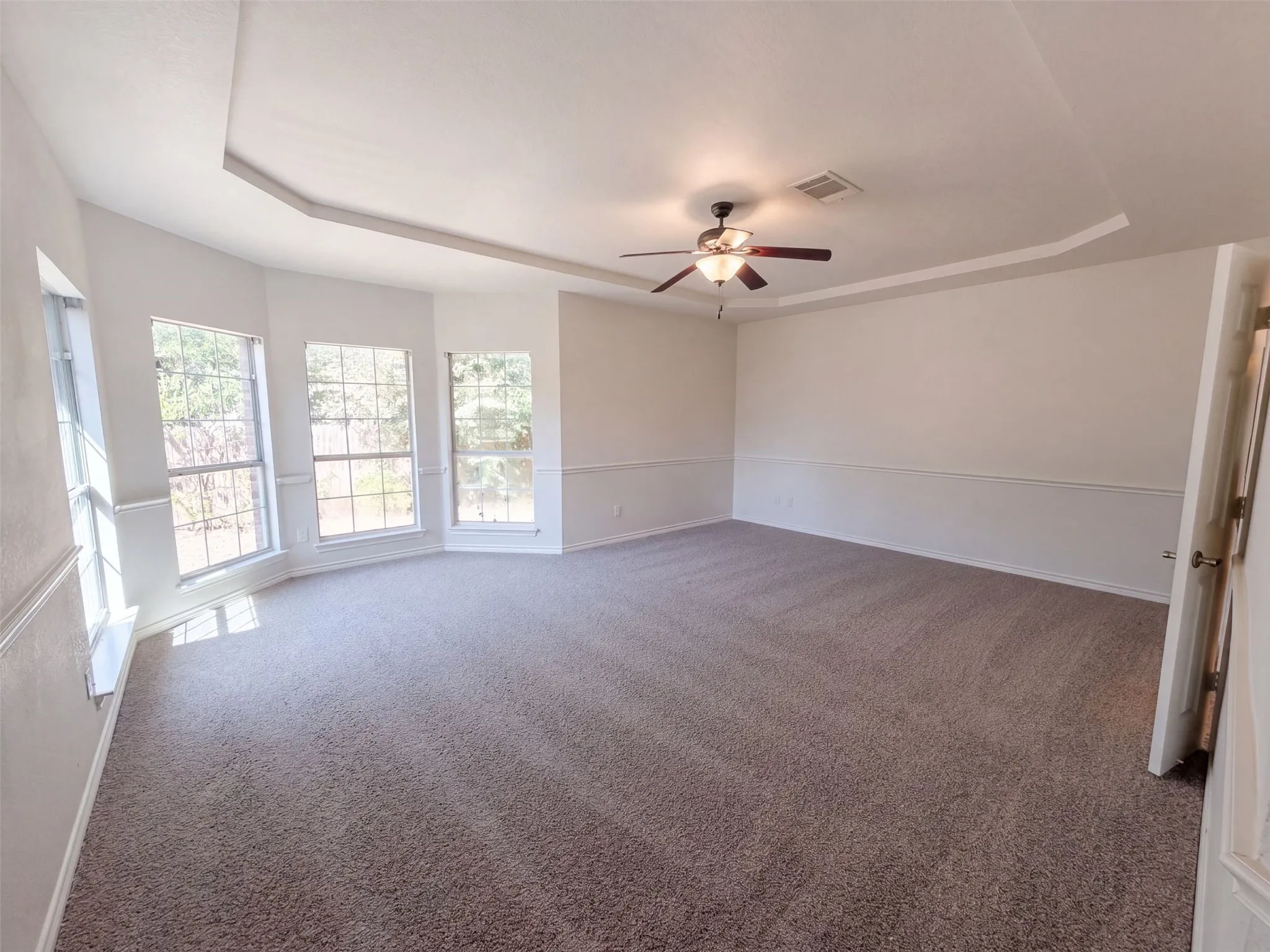 Single Family Residence For Sale in Dallas County , 1803 High Meadow Street, Glenn Heights, Texas 75154, 6 Bedroom, 4 Bathroom, 2 Garage spaces, 4,432 Sqft, built in 2006, mls#21386491, Real Estate Agent in Glenn Heights, Homes For Sale in Dallas county, Homes For Sale in Glenn Heights, Realtor in Glenn Heights Texas, Real Estate Brokerage Independent Realty Texas, Luminita Cordes Realtor