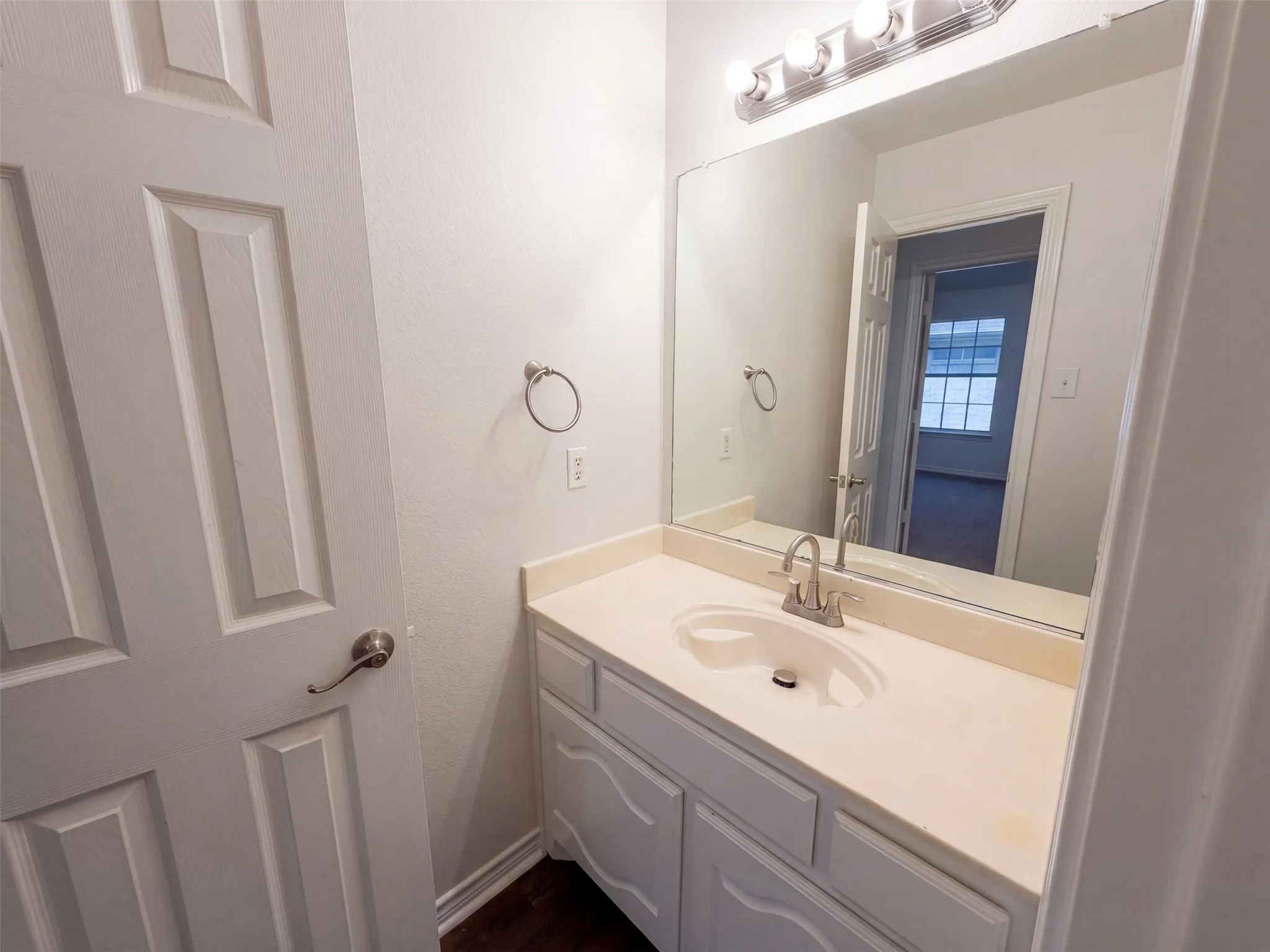 Single Family Residence For Sale in Dallas County , 1803 High Meadow Street, Glenn Heights, Texas 75154, 6 Bedroom, 4 Bathroom, 2 Garage spaces, 4,432 Sqft, built in 2006, mls#21386491, Real Estate Agent in Glenn Heights, Homes For Sale in Dallas county, Homes For Sale in Glenn Heights, Realtor in Glenn Heights Texas, Real Estate Brokerage Independent Realty Texas, Luminita Cordes Realtor
