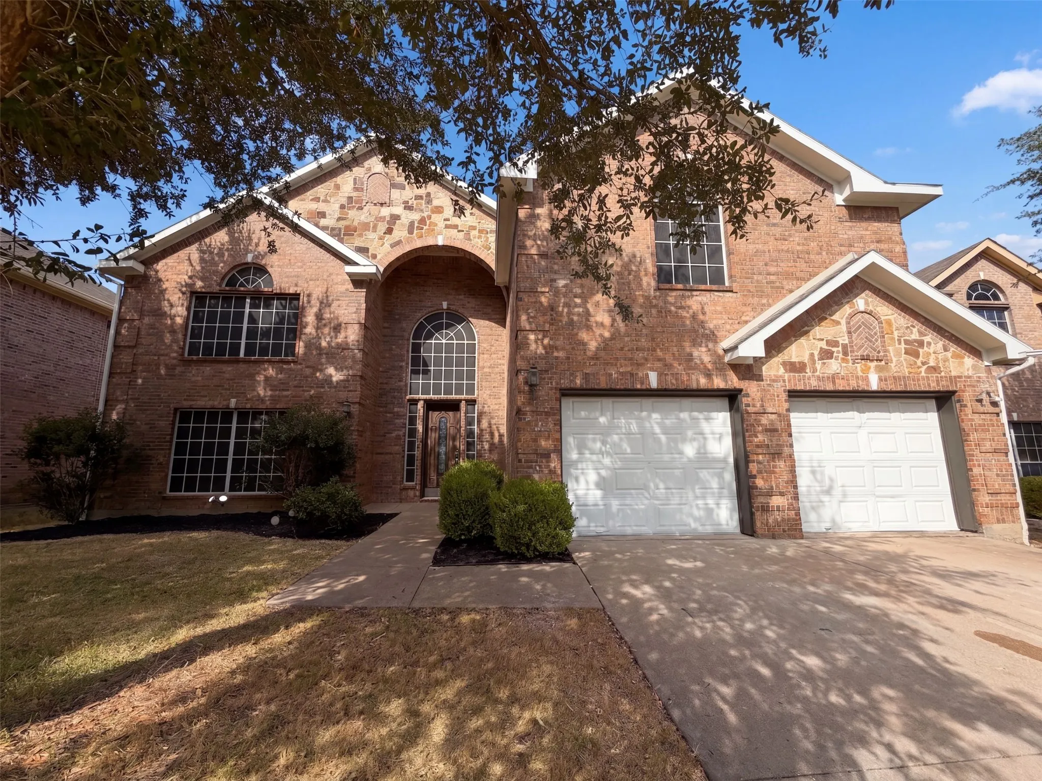 Single Family Residence For Sale in Dallas County , 1803 High Meadow Street, Glenn Heights, Texas 75154, 6 Bedroom, 4 Bathroom, 2 Garage spaces, 4,432 Sqft, built in 2006, mls#21386491, Real Estate Agent in Glenn Heights, Homes For Sale in Dallas county, Homes For Sale in Glenn Heights, Realtor in Glenn Heights Texas, Real Estate Brokerage Independent Realty Texas, Luminita Cordes Realtor