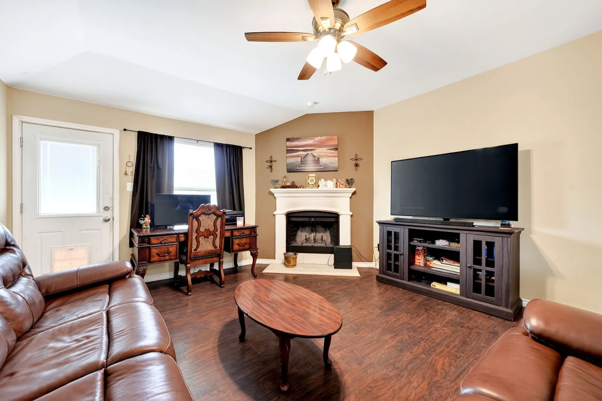 Single Family Residence For Sale in Hunt County , 1208 Bent Tree Road, Royse City, Texas 75189, 3 Bedroom, 2 Bathroom, 2 Garage spaces, 1,435 Sqft, built in 2010, mls#21386232, Real Estate Agent in Royse City, Homes For Sale in Hunt county, Homes For Sale in Royse City, Realtor in Royse City Texas, Real Estate Brokerage Independent Realty Texas, Luminita Cordes Realtor