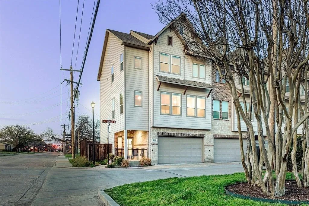 Townhouse For Rent in Denton County , 111 Sumac Street, Lewisville, Texas 75057, 3 Bedroom, 4 Bathroom, 2 Garage spaces, 2,274 Sqft, built in 2018, mls#21386490, Real Estate Agent in Lewisville, Homes For Rent in Denton county, Homes For Rent in Lewisville, Realtor in Lewisville Texas, Real Estate Brokerage Independent Realty Texas, Luminita Cordes Realtor
