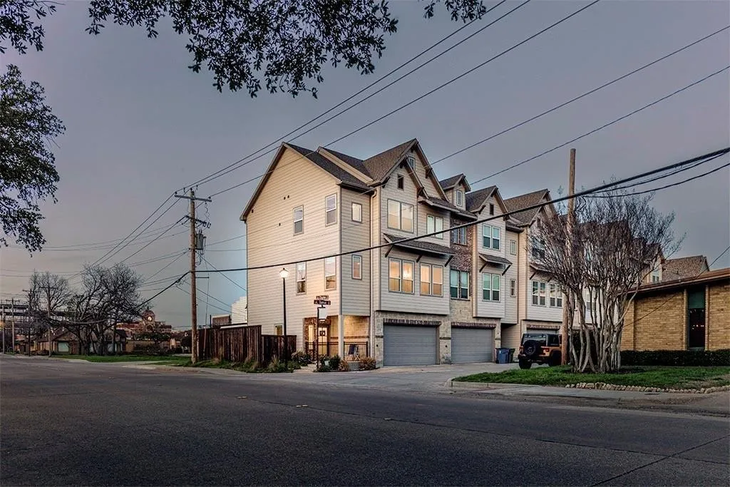Townhouse For Rent in Denton County , 111 Sumac Street, Lewisville, Texas 75057, 3 Bedroom, 4 Bathroom, 2 Garage spaces, 2,274 Sqft, built in 2018, mls#21386490, Real Estate Agent in Lewisville, Homes For Rent in Denton county, Homes For Rent in Lewisville, Realtor in Lewisville Texas, Real Estate Brokerage Independent Realty Texas, Luminita Cordes Realtor