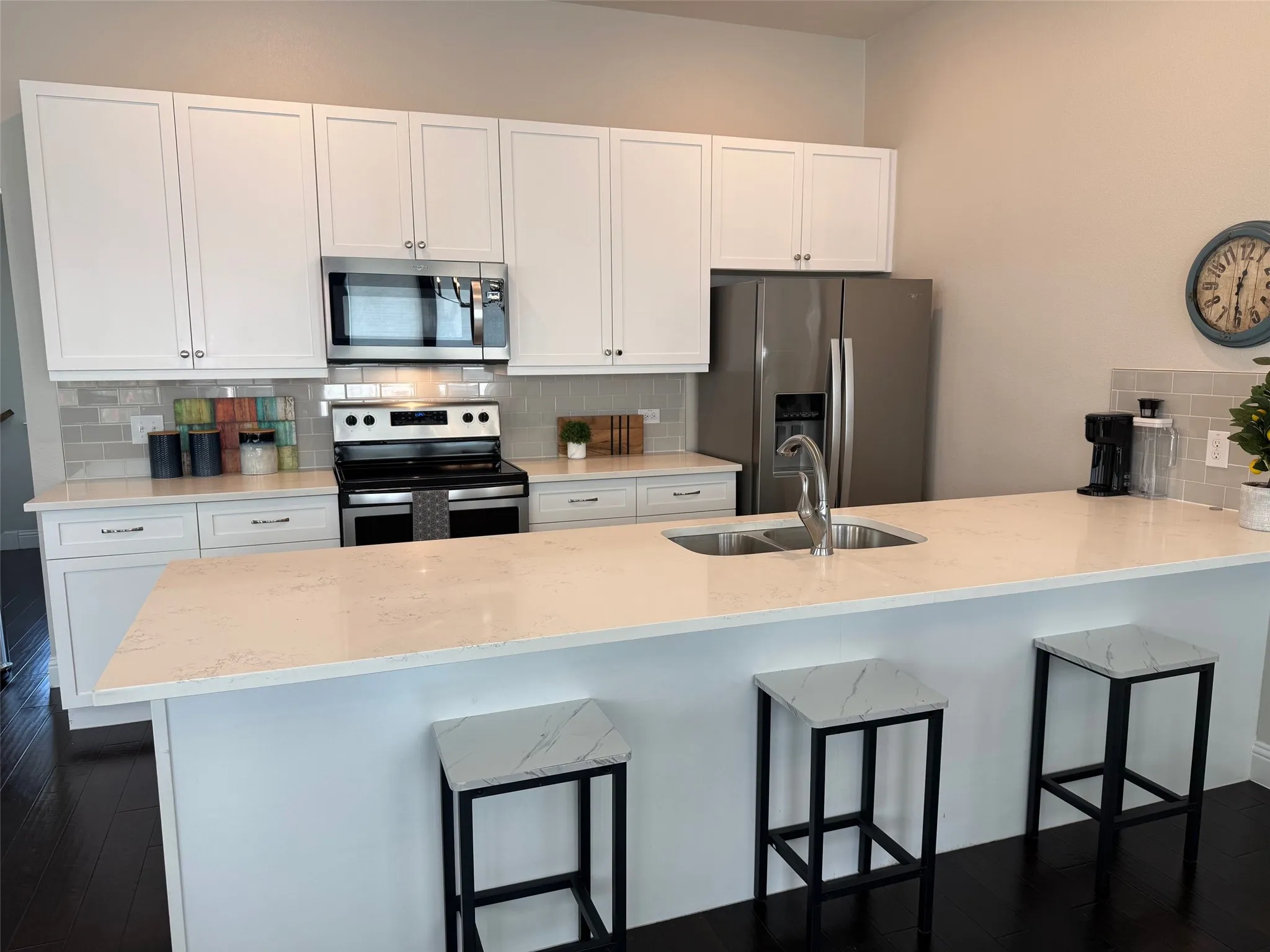 Townhouse For Rent in Denton County , 111 Sumac Street, Lewisville, Texas 75057, 3 Bedroom, 4 Bathroom, 2 Garage spaces, 2,274 Sqft, built in 2018, mls#21386490, Real Estate Agent in Lewisville, Homes For Rent in Denton county, Homes For Rent in Lewisville, Realtor in Lewisville Texas, Real Estate Brokerage Independent Realty Texas, Luminita Cordes Realtor