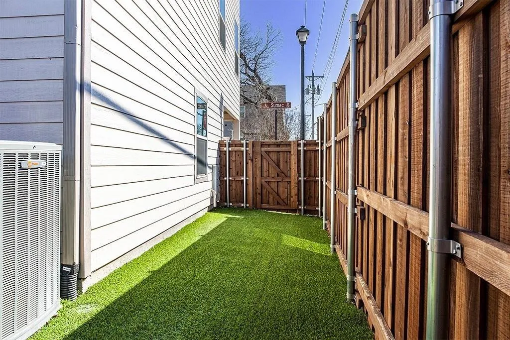 Townhouse For Rent in Denton County , 111 Sumac Street, Lewisville, Texas 75057, 3 Bedroom, 4 Bathroom, 2 Garage spaces, 2,274 Sqft, built in 2018, mls#21386490, Real Estate Agent in Lewisville, Homes For Rent in Denton county, Homes For Rent in Lewisville, Realtor in Lewisville Texas, Real Estate Brokerage Independent Realty Texas, Luminita Cordes Realtor