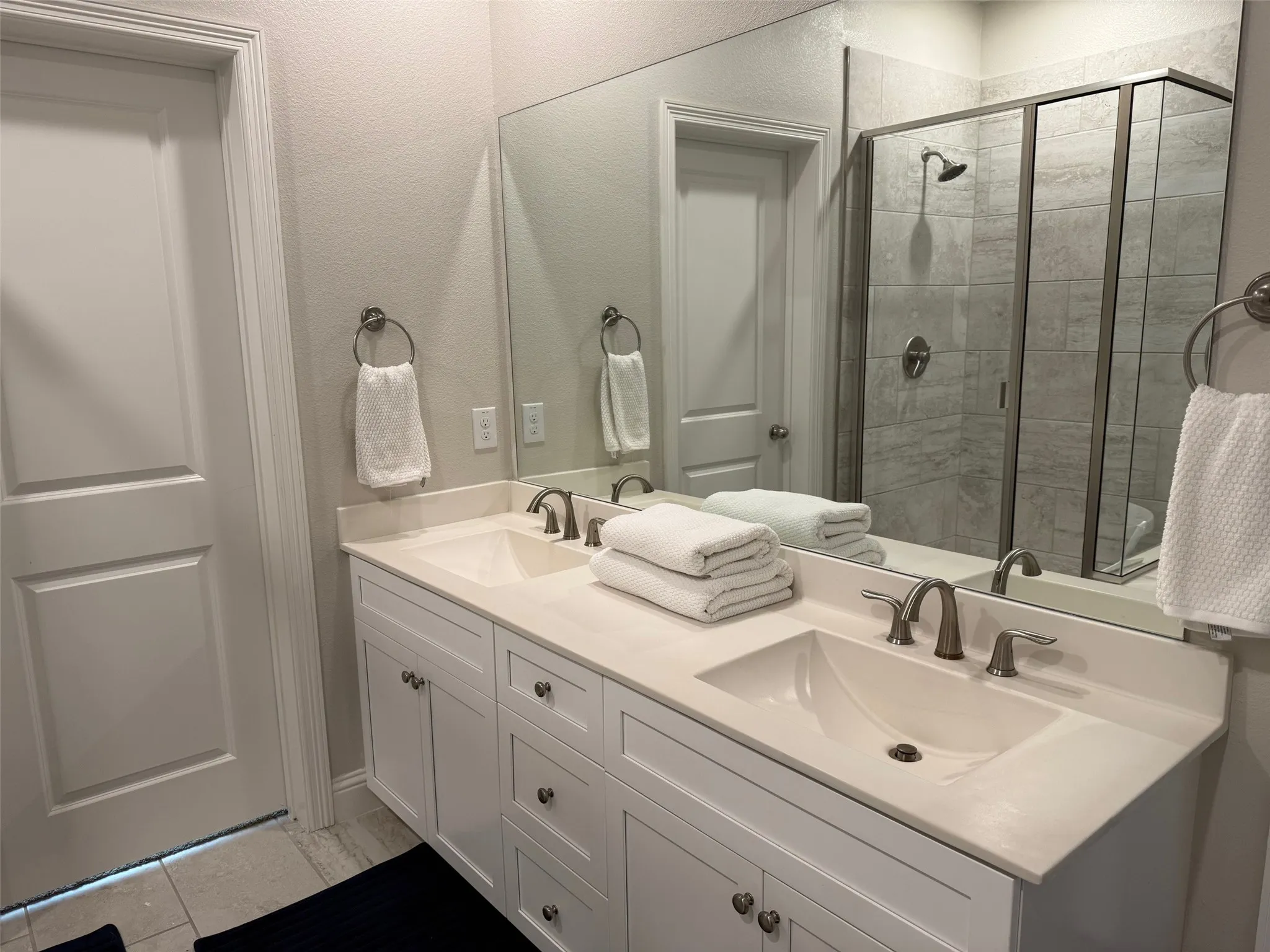 Townhouse For Rent in Denton County , 111 Sumac Street, Lewisville, Texas 75057, 3 Bedroom, 4 Bathroom, 2 Garage spaces, 2,274 Sqft, built in 2018, mls#21386490, Real Estate Agent in Lewisville, Homes For Rent in Denton county, Homes For Rent in Lewisville, Realtor in Lewisville Texas, Real Estate Brokerage Independent Realty Texas, Luminita Cordes Realtor