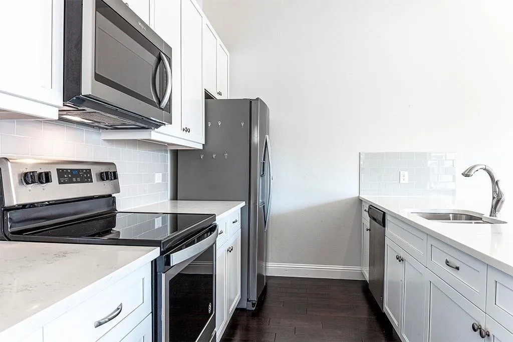 Townhouse For Rent in Denton County , 111 Sumac Street, Lewisville, Texas 75057, 3 Bedroom, 4 Bathroom, 2 Garage spaces, 2,274 Sqft, built in 2018, mls#21386490, Real Estate Agent in Lewisville, Homes For Rent in Denton county, Homes For Rent in Lewisville, Realtor in Lewisville Texas, Real Estate Brokerage Independent Realty Texas, Luminita Cordes Realtor