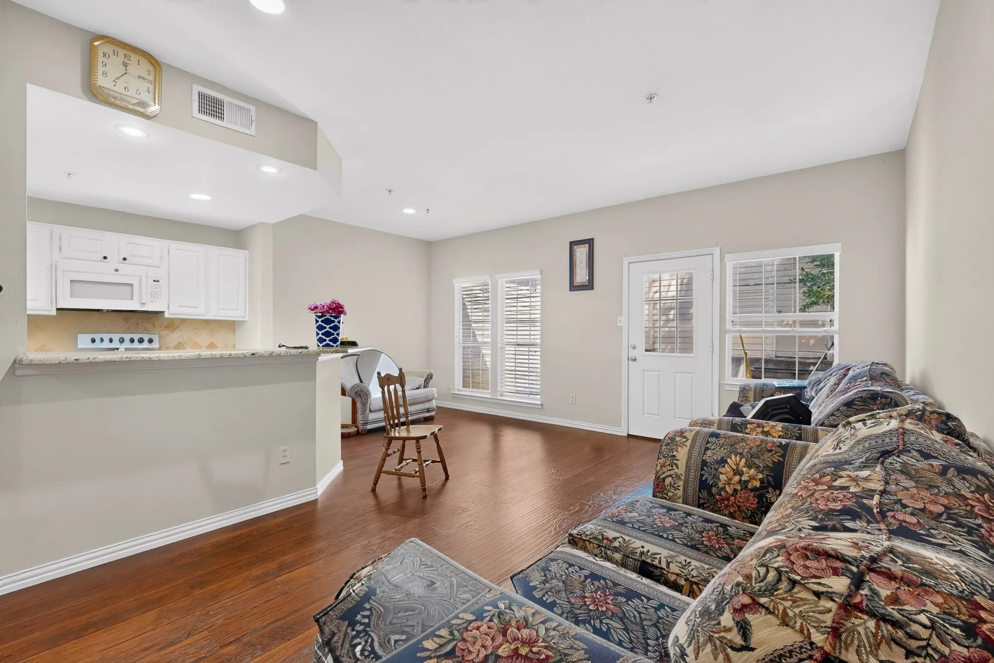 Condominium For Rent in Dallas County , 5565 Preston Oaks Road 117, Dallas, Texas 75254, 2 Bedroom, 2 Bathroom, 1 Garage spaces, 1,382 Sqft, built in 1983, mls#21386496, Real Estate Agent in Dallas, Homes For Rent in Dallas county, Homes For Rent in Dallas, Realtor in Dallas Texas, Real Estate Brokerage Independent Realty Texas, Luminita Cordes Realtor