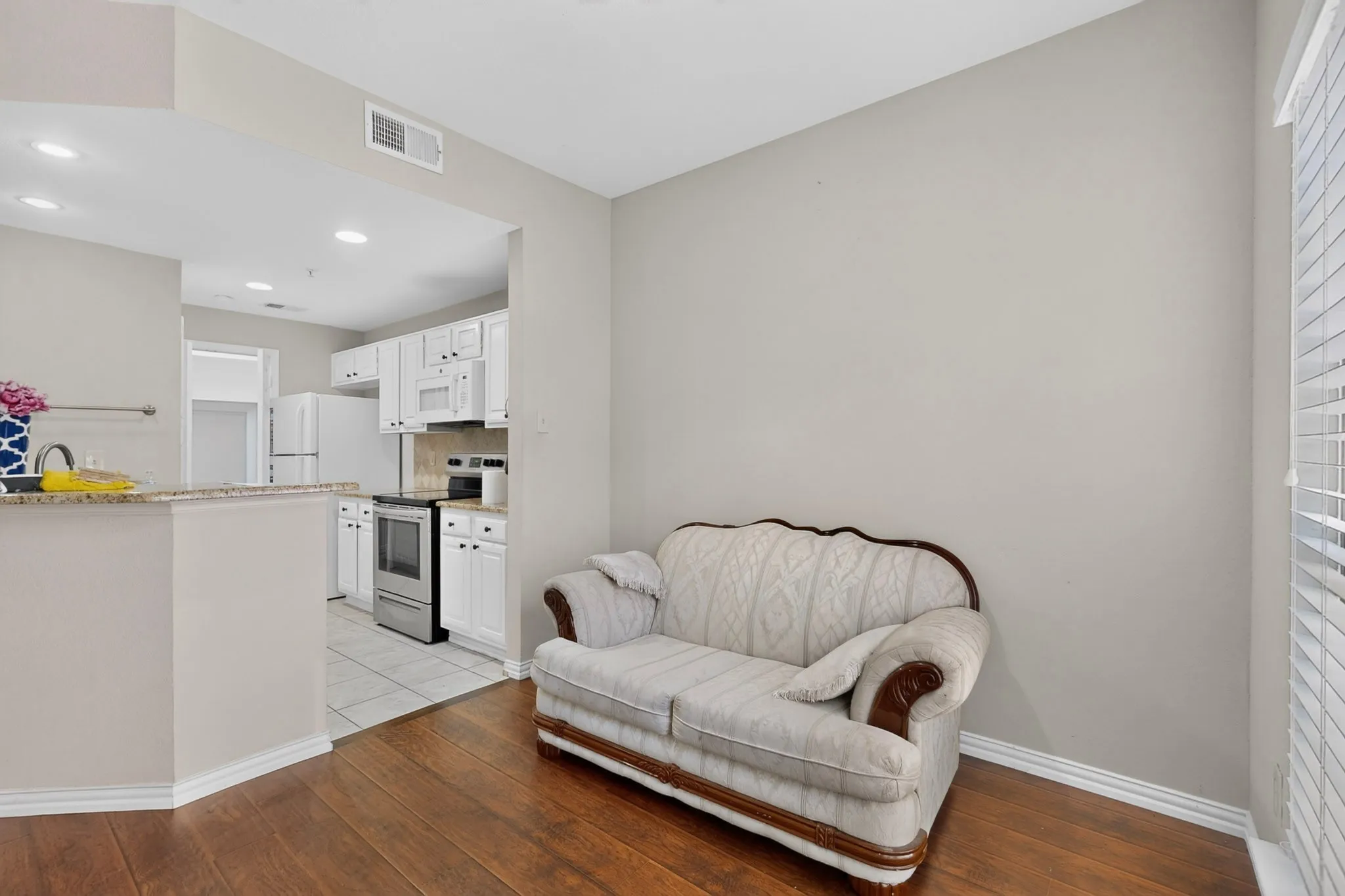 Condominium For Rent in Dallas County , 5565 Preston Oaks Road 117, Dallas, Texas 75254, 2 Bedroom, 2 Bathroom, 1 Garage spaces, 1,382 Sqft, built in 1983, mls#21386496, Real Estate Agent in Dallas, Homes For Rent in Dallas county, Homes For Rent in Dallas, Realtor in Dallas Texas, Real Estate Brokerage Independent Realty Texas, Luminita Cordes Realtor