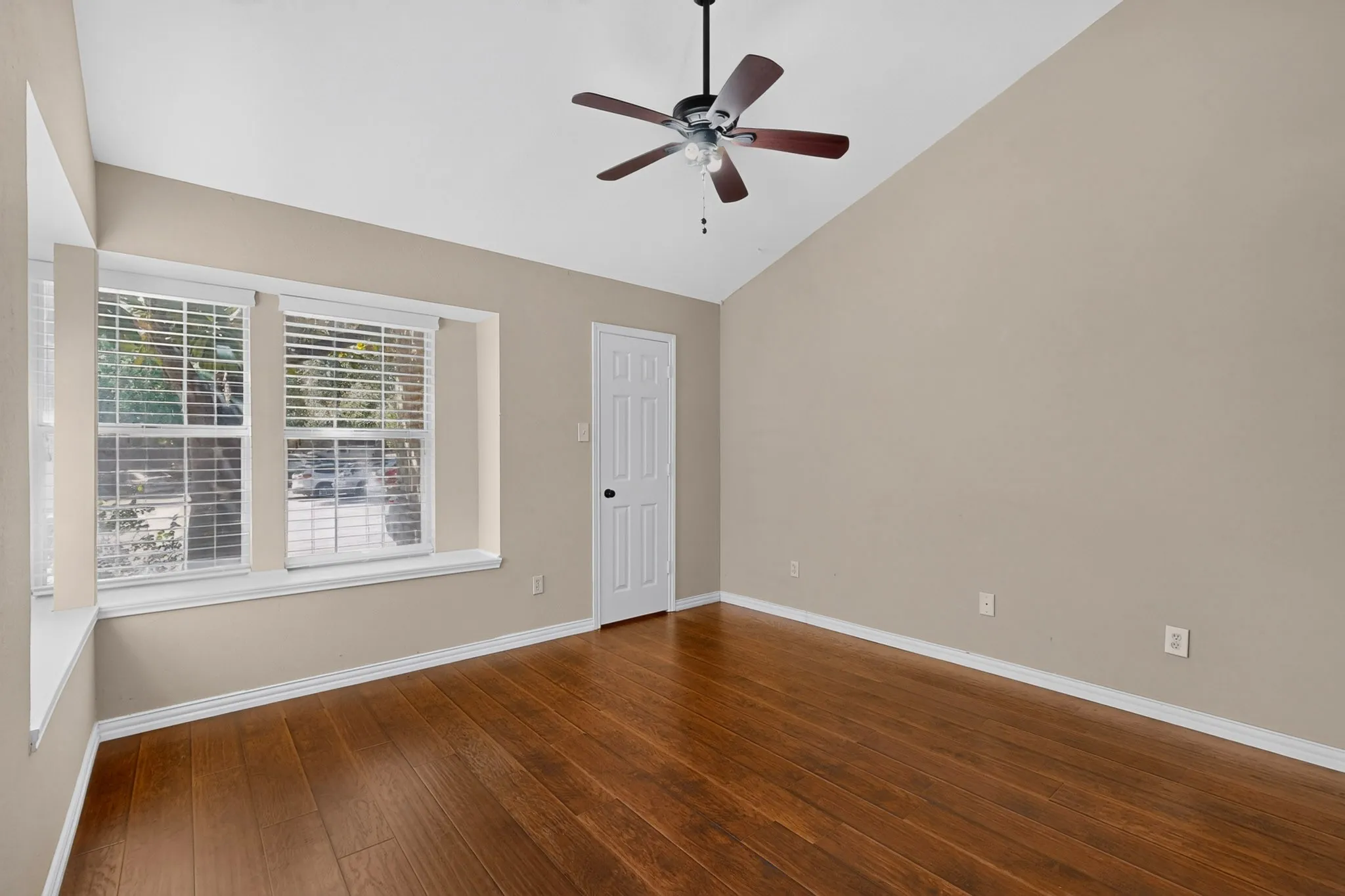 Condominium For Rent in Dallas County , 5565 Preston Oaks Road 117, Dallas, Texas 75254, 2 Bedroom, 2 Bathroom, 1 Garage spaces, 1,382 Sqft, built in 1983, mls#21386496, Real Estate Agent in Dallas, Homes For Rent in Dallas county, Homes For Rent in Dallas, Realtor in Dallas Texas, Real Estate Brokerage Independent Realty Texas, Luminita Cordes Realtor