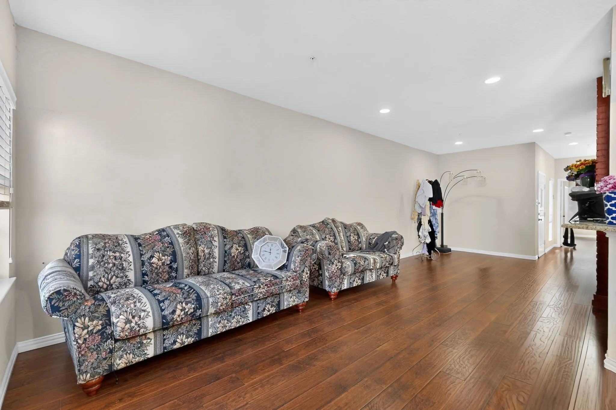 Condominium For Rent in Dallas County , 5565 Preston Oaks Road 117, Dallas, Texas 75254, 2 Bedroom, 2 Bathroom, 1 Garage spaces, 1,382 Sqft, built in 1983, mls#21386496, Real Estate Agent in Dallas, Homes For Rent in Dallas county, Homes For Rent in Dallas, Realtor in Dallas Texas, Real Estate Brokerage Independent Realty Texas, Luminita Cordes Realtor