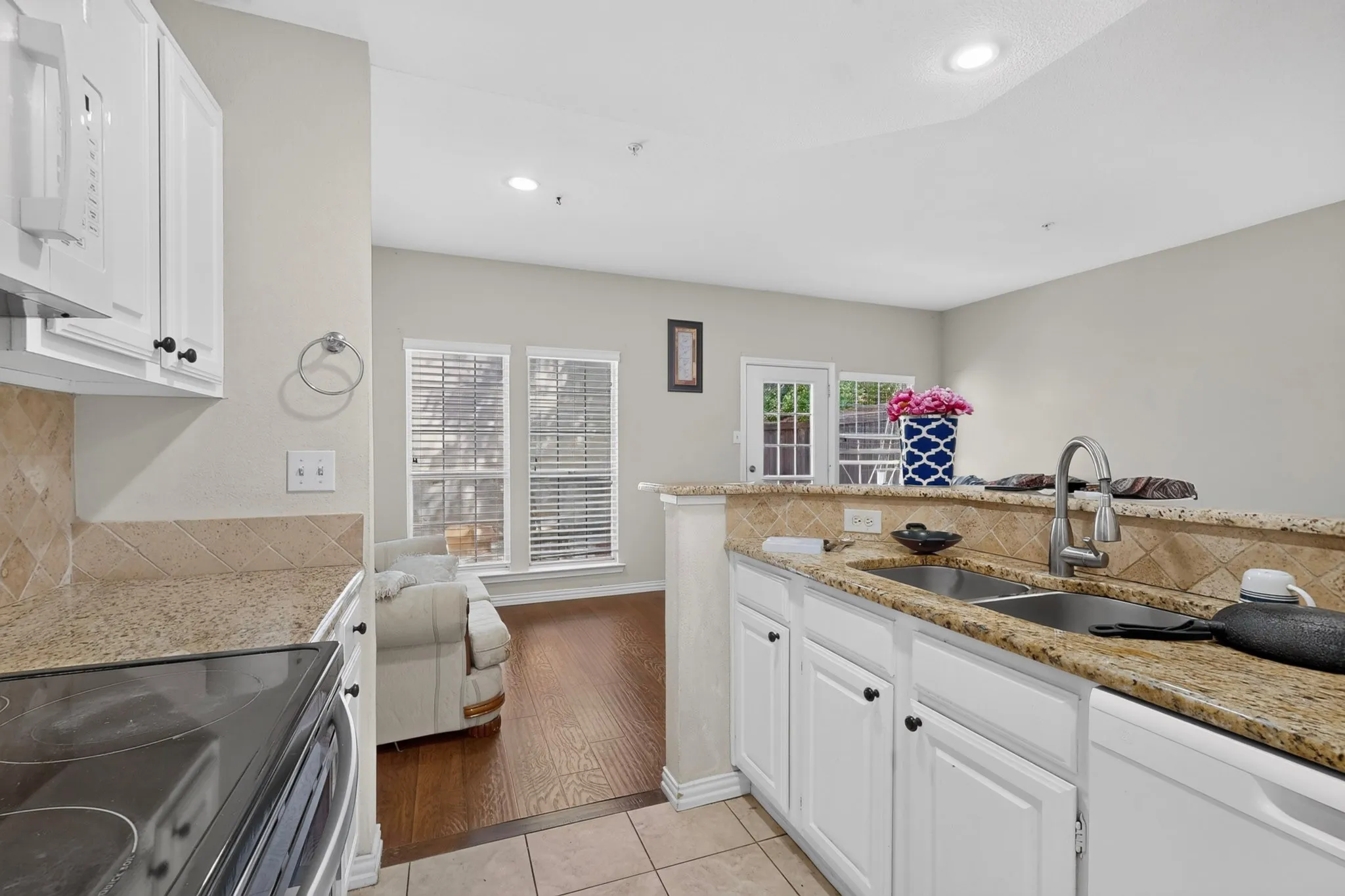 Condominium For Rent in Dallas County , 5565 Preston Oaks Road 117, Dallas, Texas 75254, 2 Bedroom, 2 Bathroom, 1 Garage spaces, 1,382 Sqft, built in 1983, mls#21386496, Real Estate Agent in Dallas, Homes For Rent in Dallas county, Homes For Rent in Dallas, Realtor in Dallas Texas, Real Estate Brokerage Independent Realty Texas, Luminita Cordes Realtor