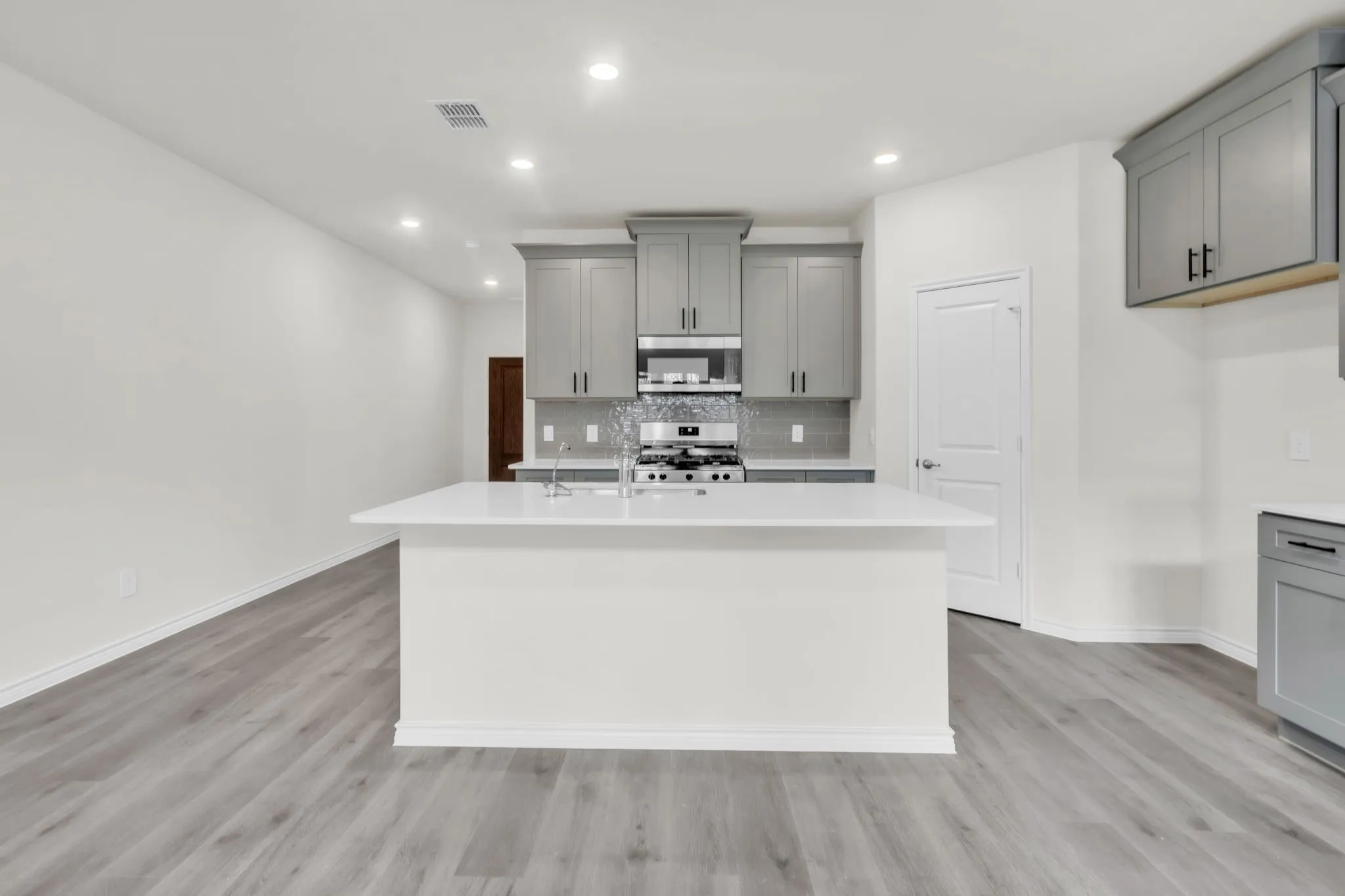 Single Family Residence For Sale in Collin County , 9400 Osprey Avenue, Mc Kinney, Texas 75071, 5 Bedroom, 3 Bathroom, 2 Garage spaces, 2,733 Sqft, built in 2026, mls#21386498, Real Estate Agent in Mc Kinney, Homes For Sale in Collin county, Homes For Sale in Mc Kinney, Realtor in Mc Kinney Texas, Real Estate Brokerage Independent Realty Texas, Luminita Cordes Realtor