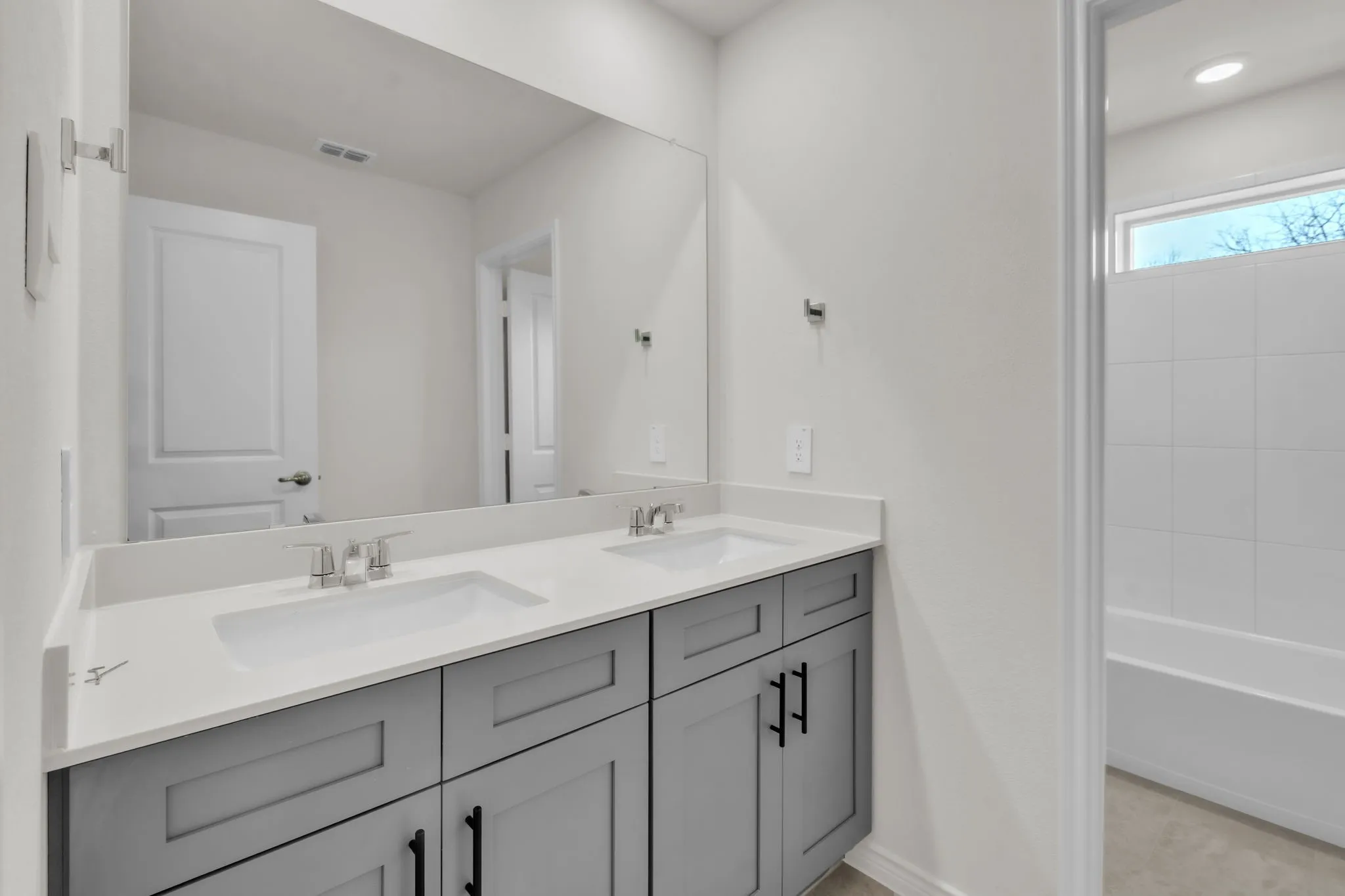 Single Family Residence For Sale in Collin County , 9400 Osprey Avenue, Mc Kinney, Texas 75071, 5 Bedroom, 3 Bathroom, 2 Garage spaces, 2,733 Sqft, built in 2026, mls#21386498, Real Estate Agent in Mc Kinney, Homes For Sale in Collin county, Homes For Sale in Mc Kinney, Realtor in Mc Kinney Texas, Real Estate Brokerage Independent Realty Texas, Luminita Cordes Realtor