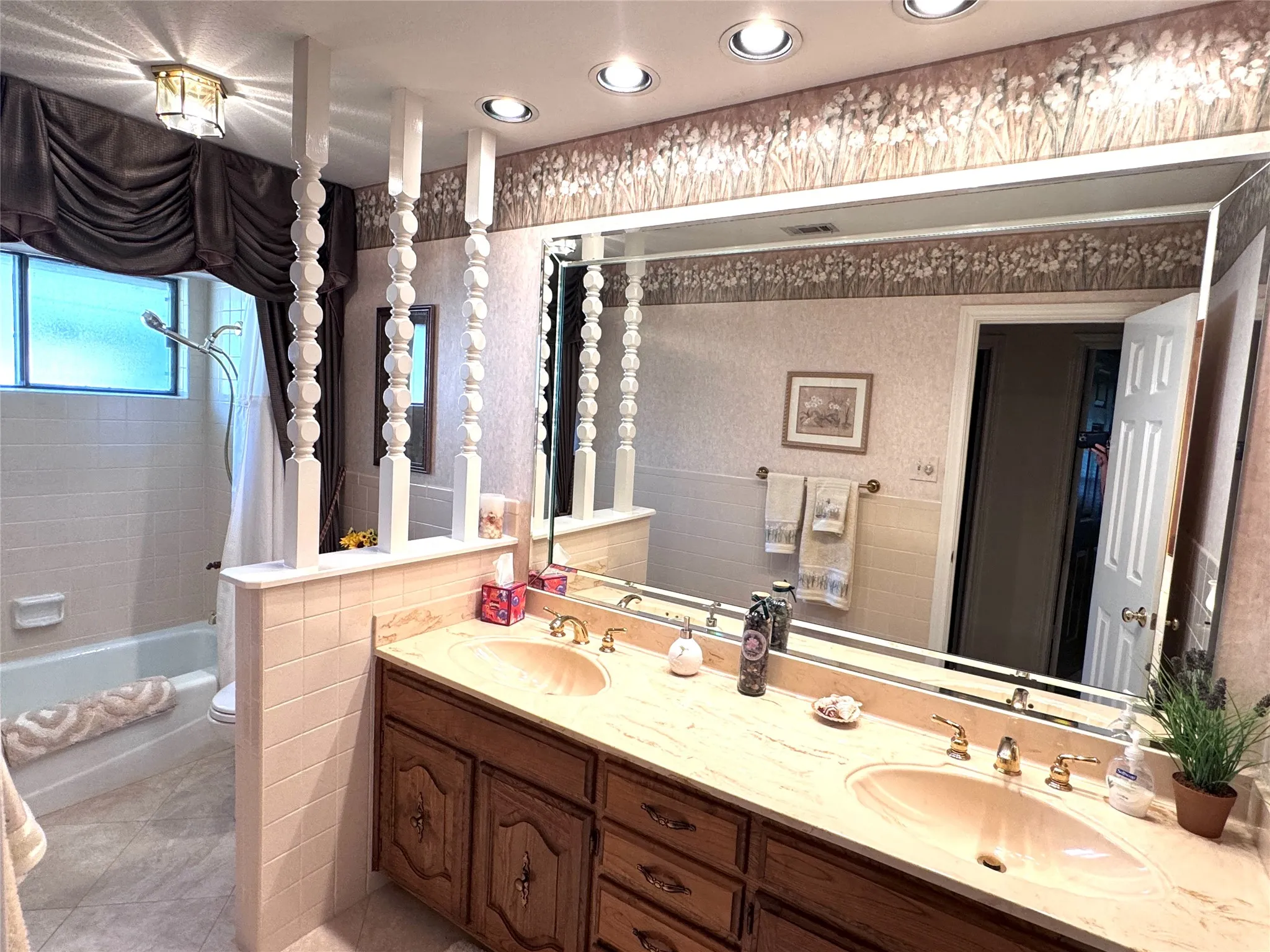 2nd Bathroom