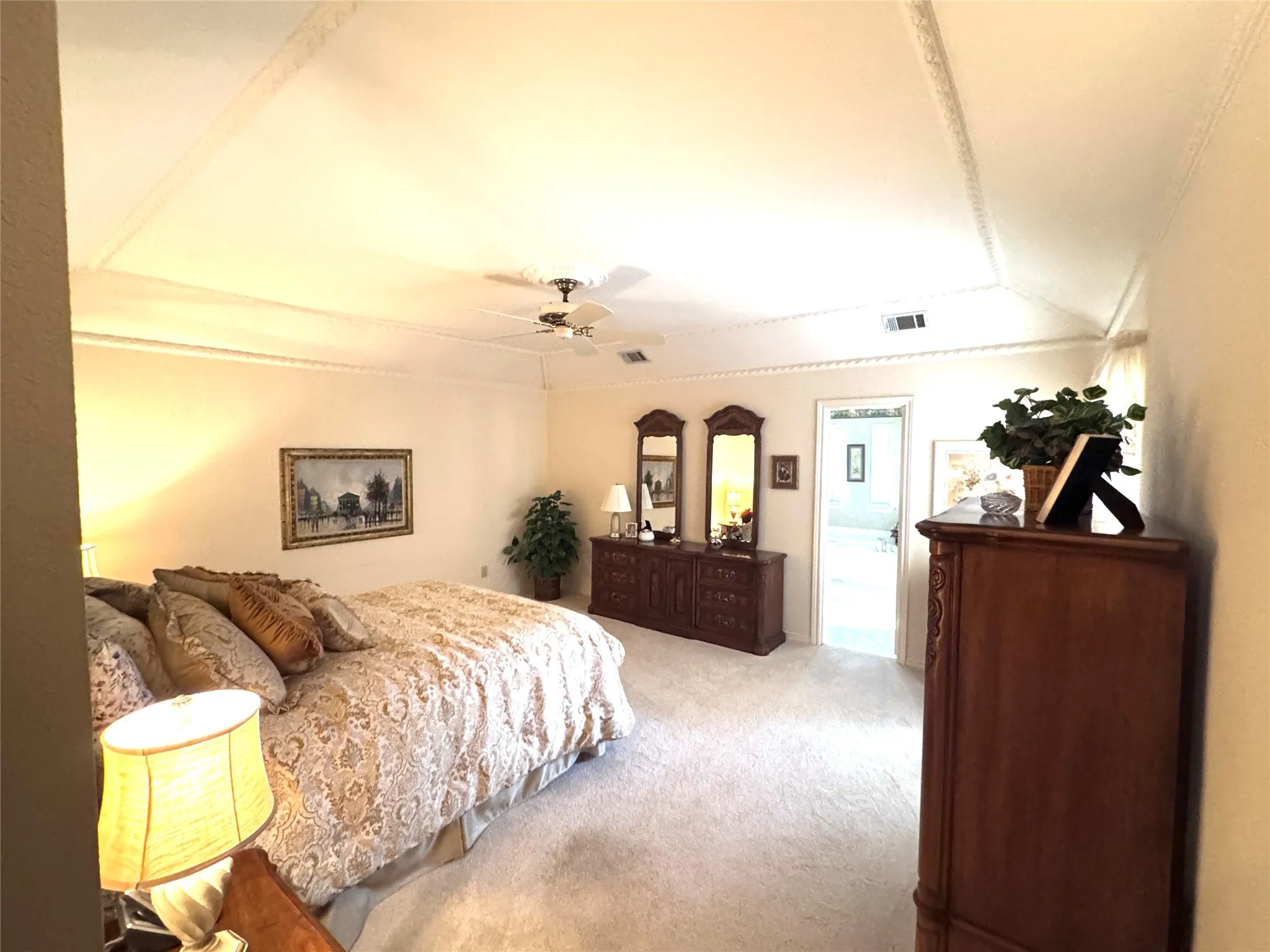 Single Family Residence For Sale in Dallas County , 4908 Country Club Drive, Mesquite, Texas 75150, 3 Bedroom, 3 Bathroom, 2 Garage spaces, 2,454 Sqft, built in 1984, mls#21385965, Real Estate Agent in Mesquite, Homes For Sale in Dallas county, Homes For Sale in Mesquite, Realtor in Mesquite Texas, Real Estate Brokerage Independent Realty Texas, Luminita Cordes Realtor