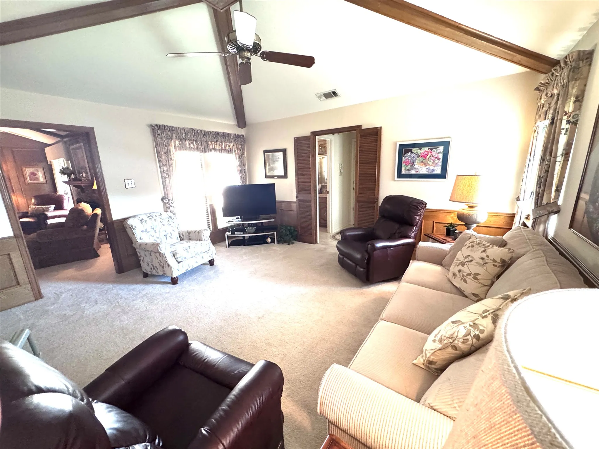 Single Family Residence For Sale in Dallas County , 4908 Country Club Drive, Mesquite, Texas 75150, 3 Bedroom, 3 Bathroom, 2 Garage spaces, 2,454 Sqft, built in 1984, mls#21385965, Real Estate Agent in Mesquite, Homes For Sale in Dallas county, Homes For Sale in Mesquite, Realtor in Mesquite Texas, Real Estate Brokerage Independent Realty Texas, Luminita Cordes Realtor