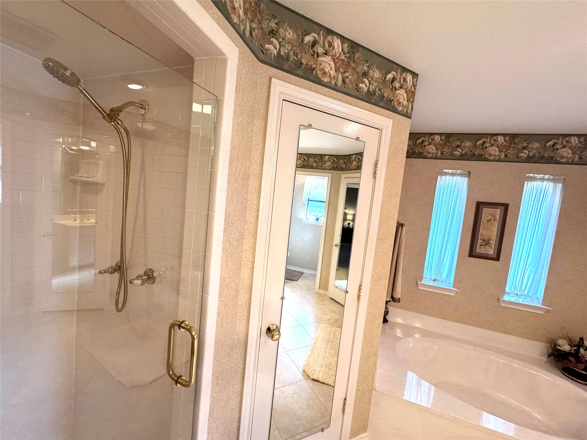 Single Family Residence For Sale in Dallas County , 4908 Country Club Drive, Mesquite, Texas 75150, 3 Bedroom, 3 Bathroom, 2 Garage spaces, 2,454 Sqft, built in 1984, mls#21385965, Real Estate Agent in Mesquite, Homes For Sale in Dallas county, Homes For Sale in Mesquite, Realtor in Mesquite Texas, Real Estate Brokerage Independent Realty Texas, Luminita Cordes Realtor