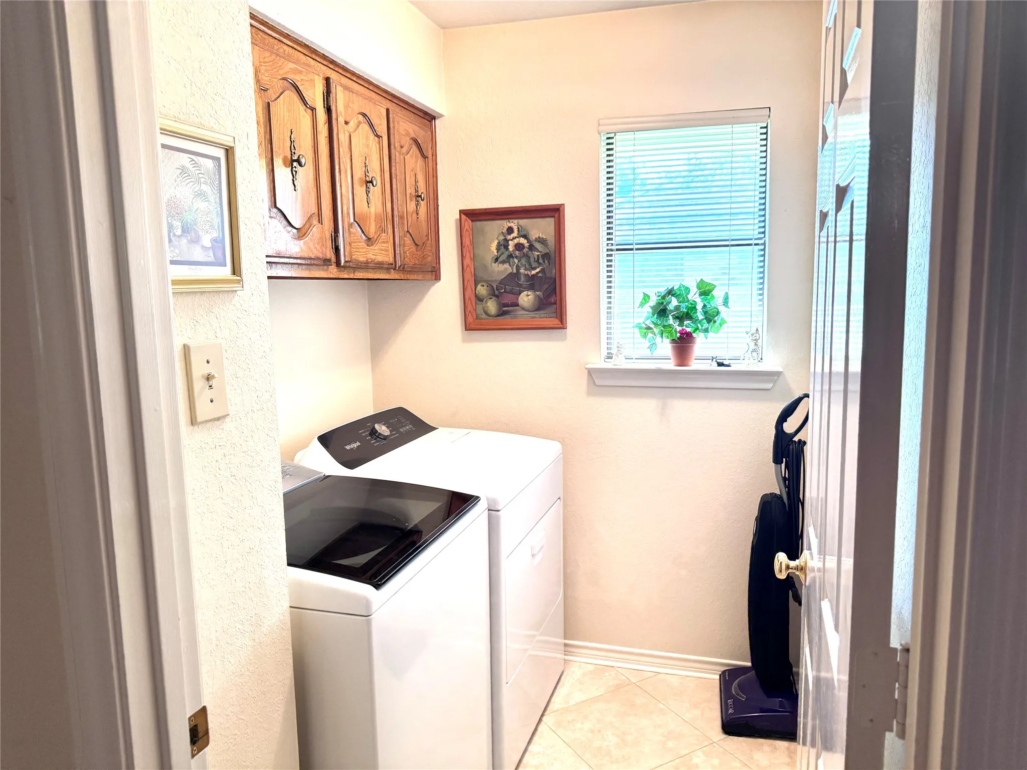 Single Family Residence For Sale in Dallas County , 4908 Country Club Drive, Mesquite, Texas 75150, 3 Bedroom, 3 Bathroom, 2 Garage spaces, 2,454 Sqft, built in 1984, mls#21385965, Real Estate Agent in Mesquite, Homes For Sale in Dallas county, Homes For Sale in Mesquite, Realtor in Mesquite Texas, Real Estate Brokerage Independent Realty Texas, Luminita Cordes Realtor