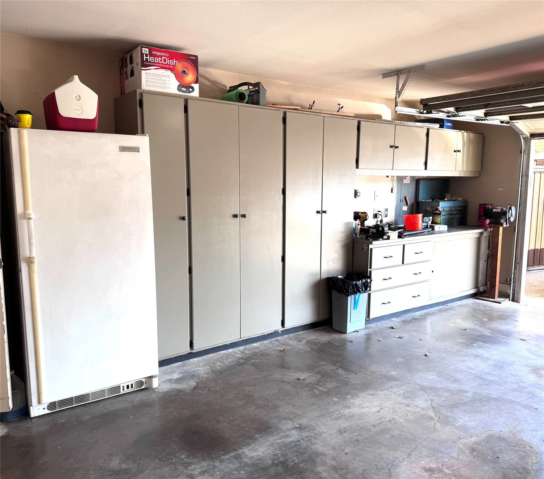 Single Family Residence For Sale in Dallas County , 4908 Country Club Drive, Mesquite, Texas 75150, 3 Bedroom, 3 Bathroom, 2 Garage spaces, 2,454 Sqft, built in 1984, mls#21385965, Real Estate Agent in Mesquite, Homes For Sale in Dallas county, Homes For Sale in Mesquite, Realtor in Mesquite Texas, Real Estate Brokerage Independent Realty Texas, Luminita Cordes Realtor