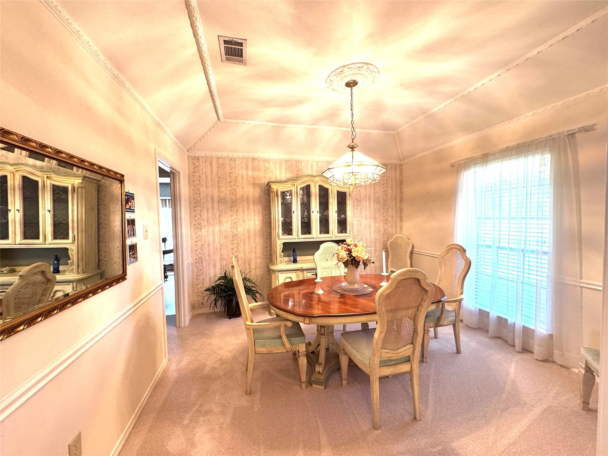 Single Family Residence For Sale in Dallas County , 4908 Country Club Drive, Mesquite, Texas 75150, 3 Bedroom, 3 Bathroom, 2 Garage spaces, 2,454 Sqft, built in 1984, mls#21385965, Real Estate Agent in Mesquite, Homes For Sale in Dallas county, Homes For Sale in Mesquite, Realtor in Mesquite Texas, Real Estate Brokerage Independent Realty Texas, Luminita Cordes Realtor