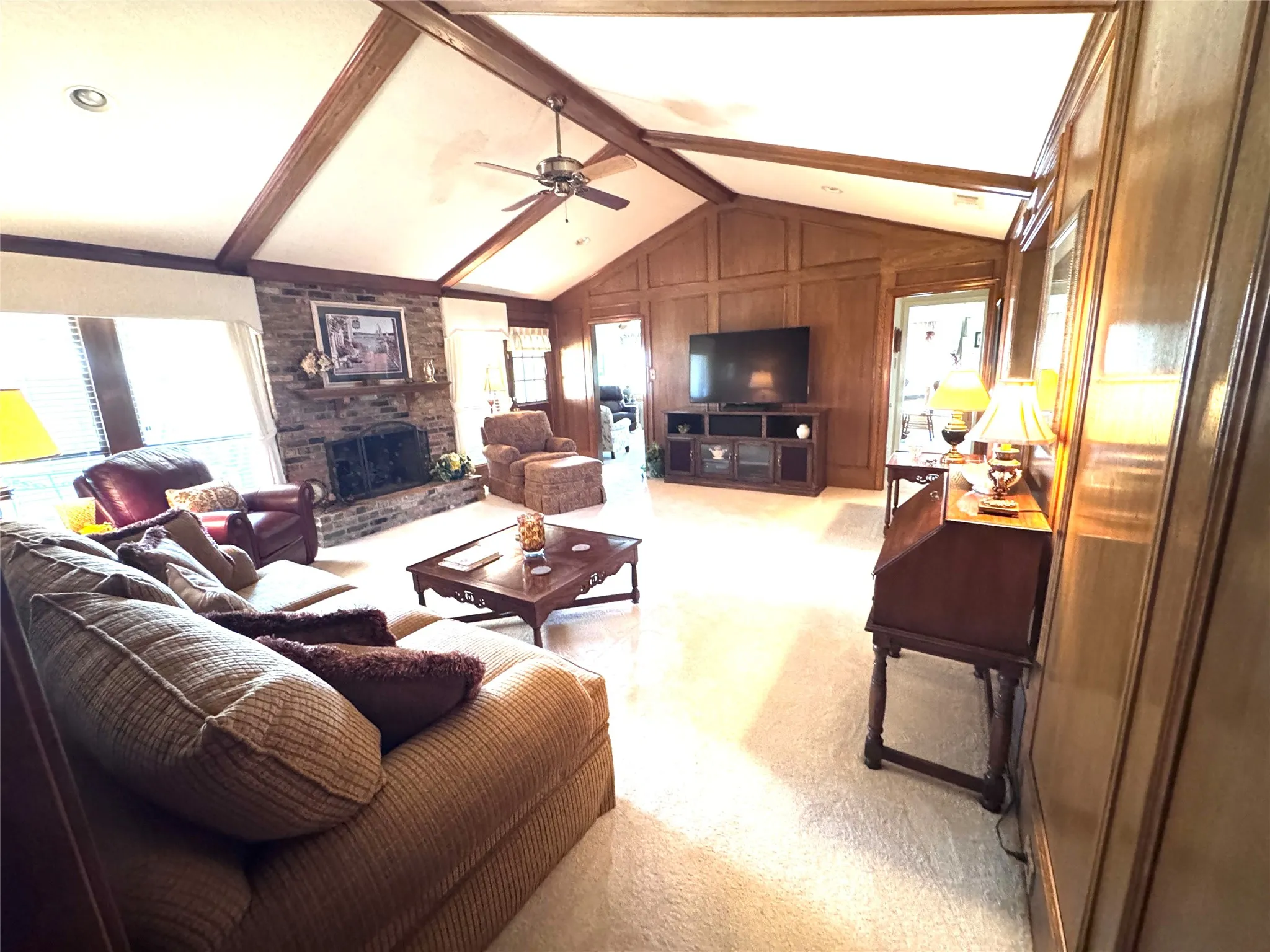 Single Family Residence For Sale in Dallas County , 4908 Country Club Drive, Mesquite, Texas 75150, 3 Bedroom, 3 Bathroom, 2 Garage spaces, 2,454 Sqft, built in 1984, mls#21385965, Real Estate Agent in Mesquite, Homes For Sale in Dallas county, Homes For Sale in Mesquite, Realtor in Mesquite Texas, Real Estate Brokerage Independent Realty Texas, Luminita Cordes Realtor