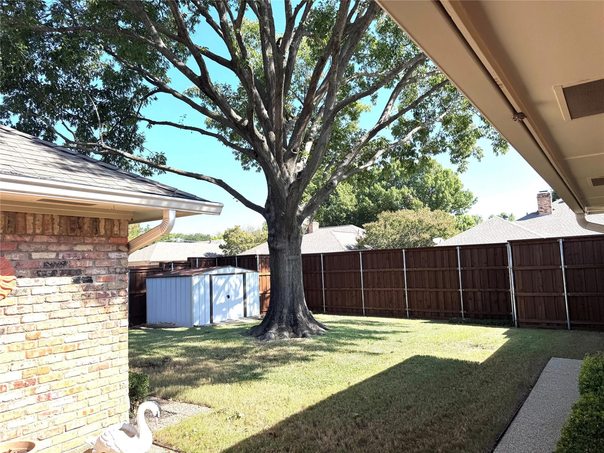 Single Family Residence For Sale in Dallas County , 4908 Country Club Drive, Mesquite, Texas 75150, 3 Bedroom, 3 Bathroom, 2 Garage spaces, 2,454 Sqft, built in 1984, mls#21385965, Real Estate Agent in Mesquite, Homes For Sale in Dallas county, Homes For Sale in Mesquite, Realtor in Mesquite Texas, Real Estate Brokerage Independent Realty Texas, Luminita Cordes Realtor