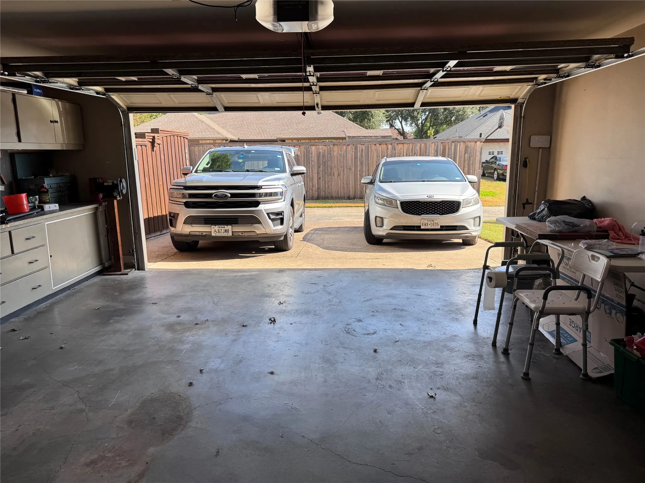 Single Family Residence For Sale in Dallas County , 4908 Country Club Drive, Mesquite, Texas 75150, 3 Bedroom, 3 Bathroom, 2 Garage spaces, 2,454 Sqft, built in 1984, mls#21385965, Real Estate Agent in Mesquite, Homes For Sale in Dallas county, Homes For Sale in Mesquite, Realtor in Mesquite Texas, Real Estate Brokerage Independent Realty Texas, Luminita Cordes Realtor