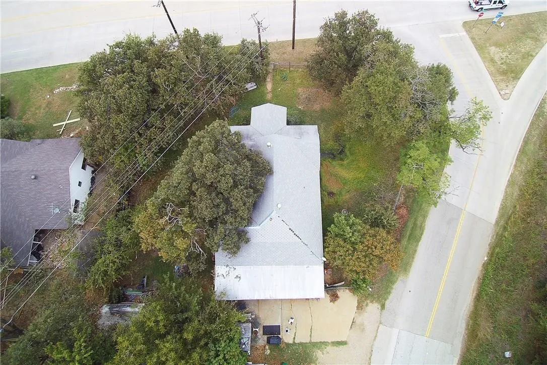 Single Family Residence For Sale in Denton County , 3990 W Eldorado Parkway, Little Elm, Texas 75068, 3 Bedroom, 2 Bathroom, Garage spaces, 2,312 Sqft, built in 1972, mls#21386510, Real Estate Agent in Little Elm, Homes For Sale in Denton county, Homes For Sale in Little Elm, Realtor in Little Elm Texas, Real Estate Brokerage Independent Realty Texas, Luminita Cordes Realtor