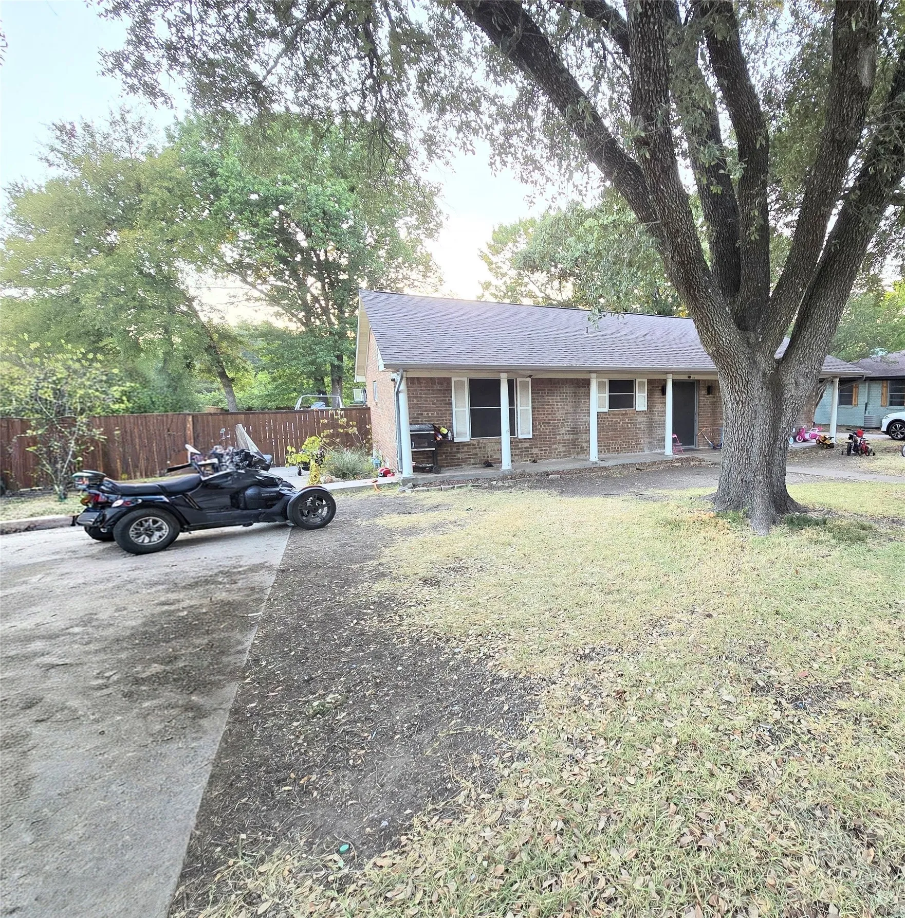 Single Family Residence For Sale in Ellis County , 113 S Valley Street, Red Oak, Texas 75154, 3 Bedroom, 2 Bathroom, 2 Garage spaces, 1,708 Sqft, built in 1968, mls#21384931, Real Estate Agent in Red Oak, Homes For Sale in Ellis county, Homes For Sale in Red Oak, Realtor in Red Oak Texas, Real Estate Brokerage Independent Realty Texas, Luminita Cordes Realtor