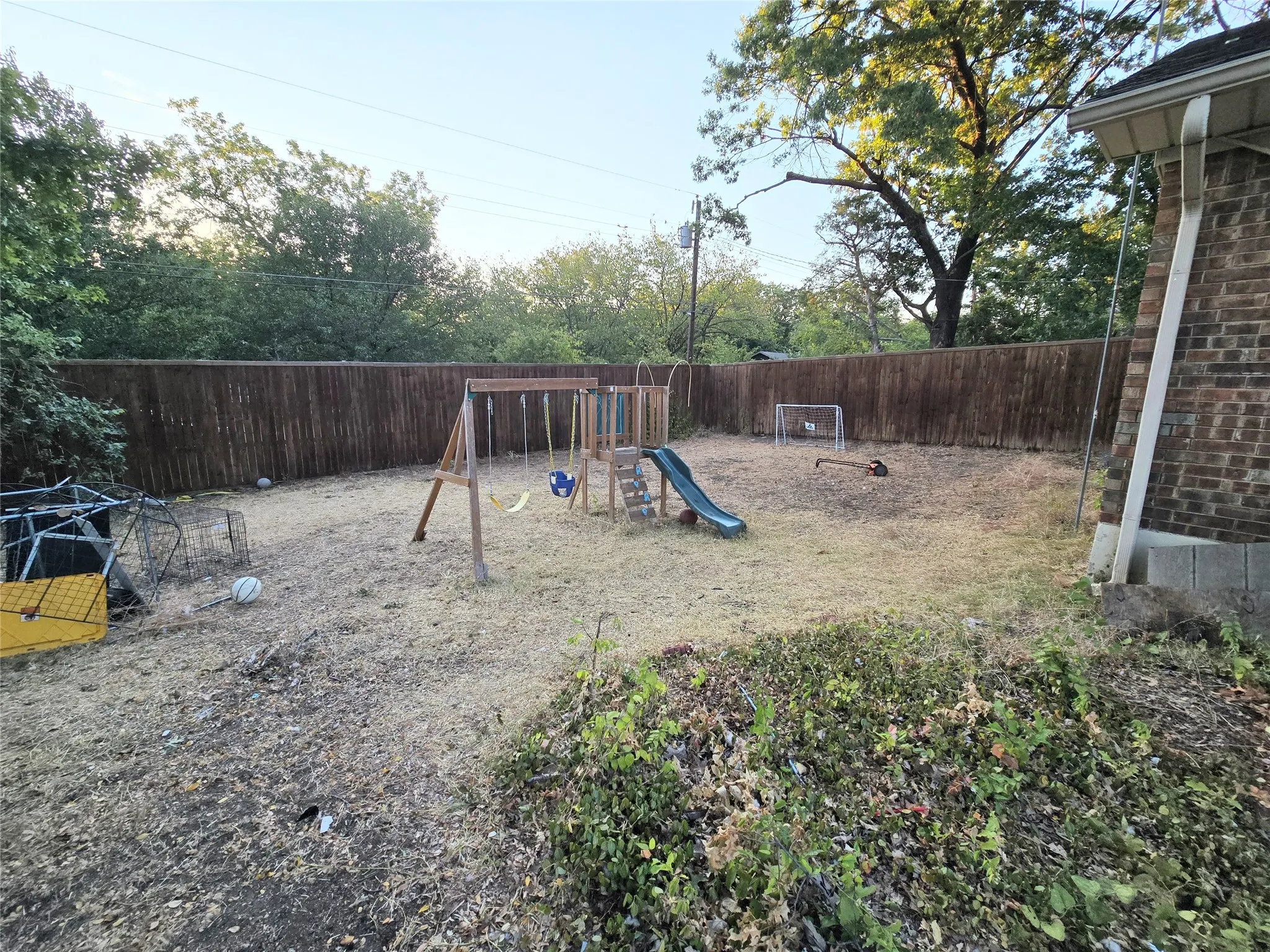 Single Family Residence For Sale in Ellis County , 113 S Valley Street, Red Oak, Texas 75154, 3 Bedroom, 2 Bathroom, 2 Garage spaces, 1,708 Sqft, built in 1968, mls#21384931, Real Estate Agent in Red Oak, Homes For Sale in Ellis county, Homes For Sale in Red Oak, Realtor in Red Oak Texas, Real Estate Brokerage Independent Realty Texas, Luminita Cordes Realtor