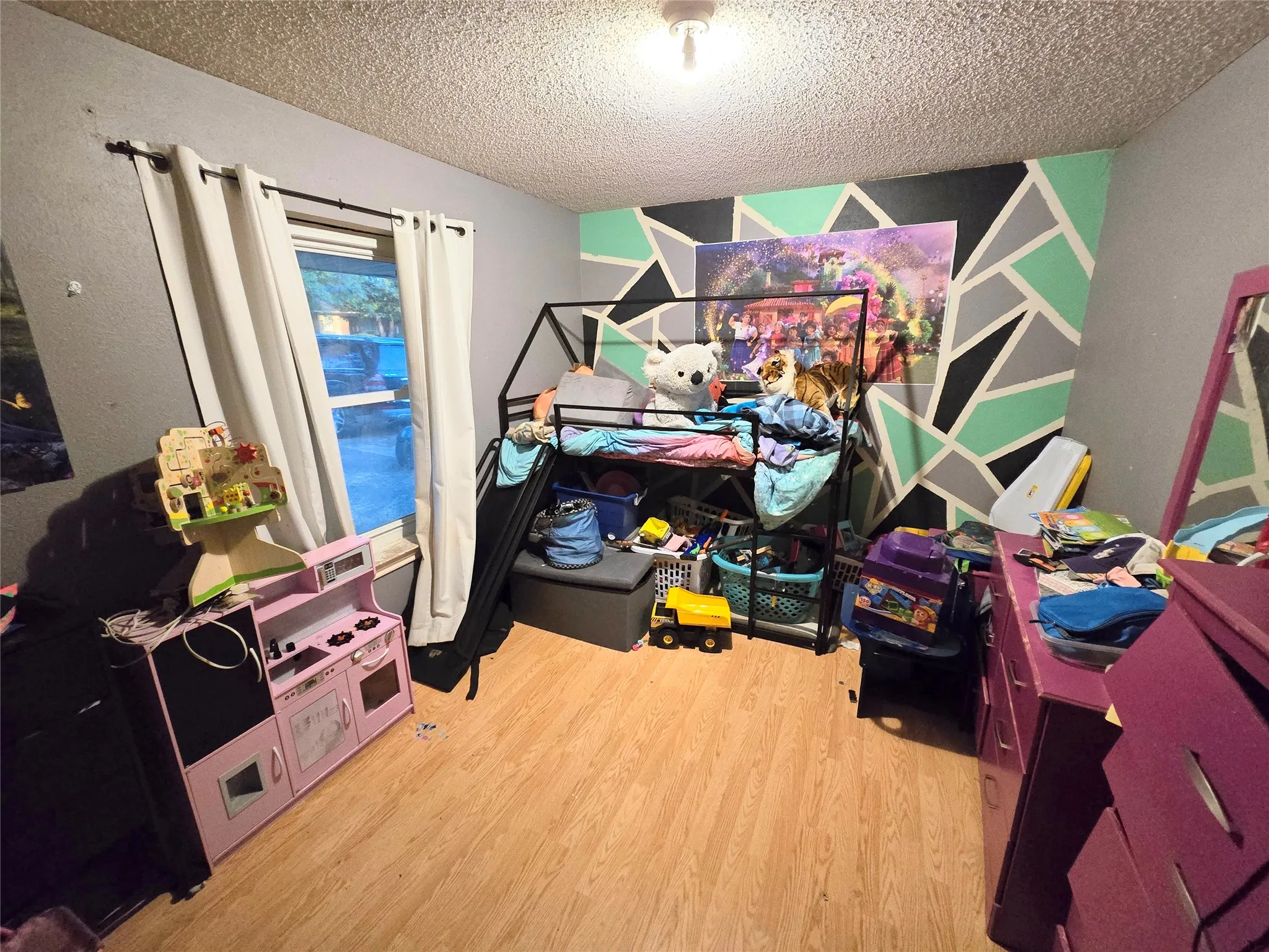 Single Family Residence For Sale in Ellis County , 113 S Valley Street, Red Oak, Texas 75154, 3 Bedroom, 2 Bathroom, 2 Garage spaces, 1,708 Sqft, built in 1968, mls#21384931, Real Estate Agent in Red Oak, Homes For Sale in Ellis county, Homes For Sale in Red Oak, Realtor in Red Oak Texas, Real Estate Brokerage Independent Realty Texas, Luminita Cordes Realtor