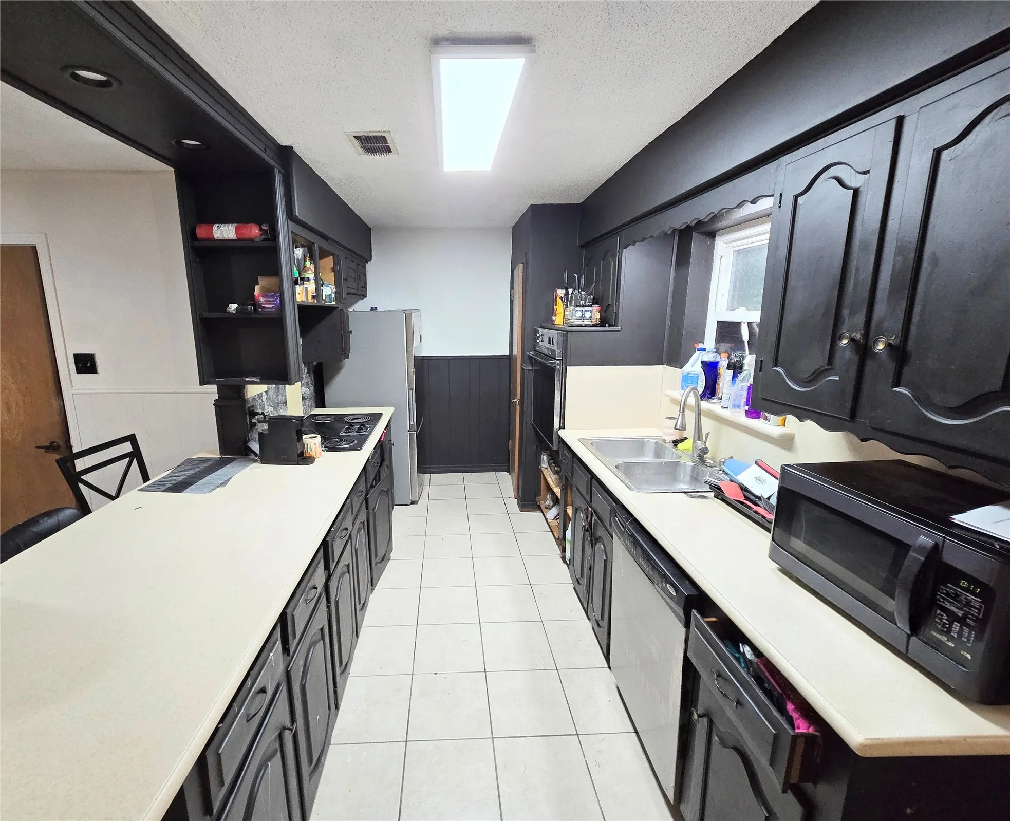 Single Family Residence For Sale in Ellis County , 113 S Valley Street, Red Oak, Texas 75154, 3 Bedroom, 2 Bathroom, 2 Garage spaces, 1,708 Sqft, built in 1968, mls#21384931, Real Estate Agent in Red Oak, Homes For Sale in Ellis county, Homes For Sale in Red Oak, Realtor in Red Oak Texas, Real Estate Brokerage Independent Realty Texas, Luminita Cordes Realtor