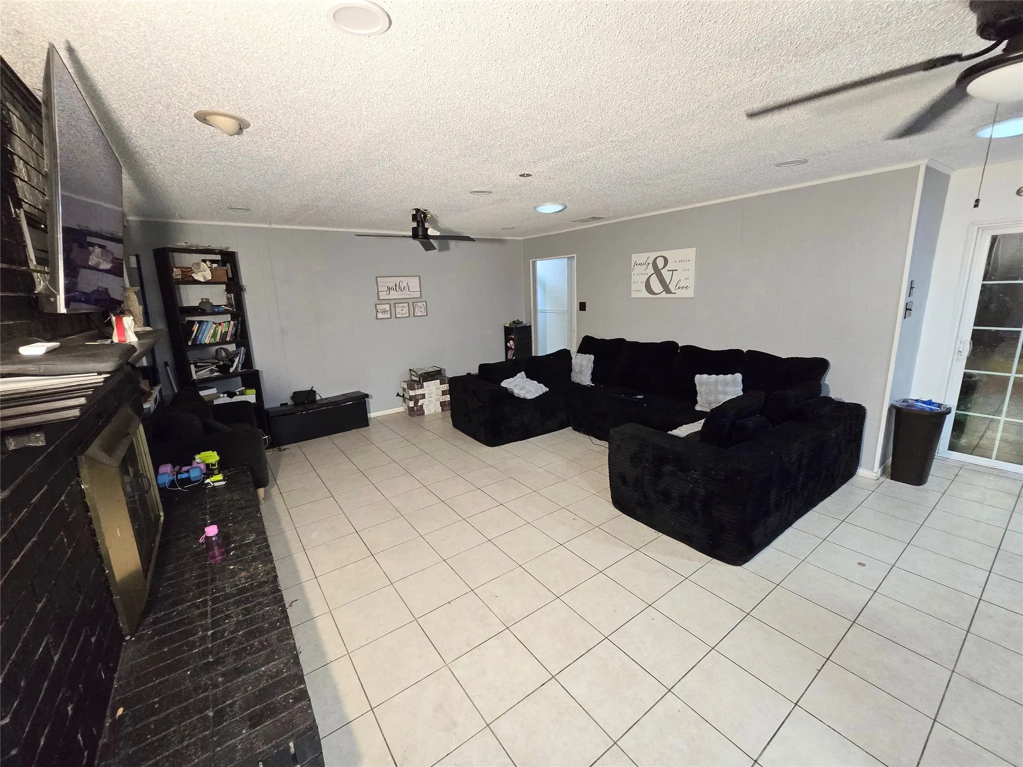 Single Family Residence For Sale in Ellis County , 113 S Valley Street, Red Oak, Texas 75154, 3 Bedroom, 2 Bathroom, 2 Garage spaces, 1,708 Sqft, built in 1968, mls#21384931, Real Estate Agent in Red Oak, Homes For Sale in Ellis county, Homes For Sale in Red Oak, Realtor in Red Oak Texas, Real Estate Brokerage Independent Realty Texas, Luminita Cordes Realtor