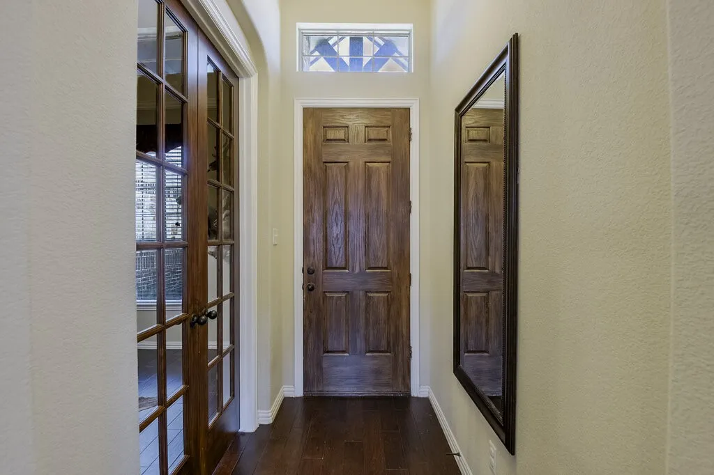 Single Family Residence For Sale in Ellis County , 115 Traveller Street, Waxahachie, Texas 75165, 3 Bedroom, 2 Bathroom, 2 Garage spaces, 1,894 Sqft, built in 2014, mls#21384925, Real Estate Agent in Waxahachie, Homes For Sale in Ellis county, Homes For Sale in Waxahachie, Realtor in Waxahachie Texas, Real Estate Brokerage Independent Realty Texas, Luminita Cordes Realtor