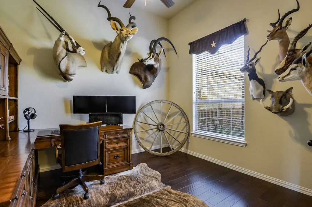 Single Family Residence For Sale in Ellis County , 115 Traveller Street, Waxahachie, Texas 75165, 3 Bedroom, 2 Bathroom, 2 Garage spaces, 1,894 Sqft, built in 2014, mls#21384925, Real Estate Agent in Waxahachie, Homes For Sale in Ellis county, Homes For Sale in Waxahachie, Realtor in Waxahachie Texas, Real Estate Brokerage Independent Realty Texas, Luminita Cordes Realtor