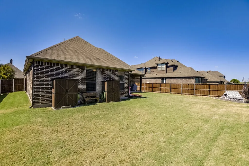Single Family Residence For Sale in Ellis County , 115 Traveller Street, Waxahachie, Texas 75165, 3 Bedroom, 2 Bathroom, 2 Garage spaces, 1,894 Sqft, built in 2014, mls#21384925, Real Estate Agent in Waxahachie, Homes For Sale in Ellis county, Homes For Sale in Waxahachie, Realtor in Waxahachie Texas, Real Estate Brokerage Independent Realty Texas, Luminita Cordes Realtor
